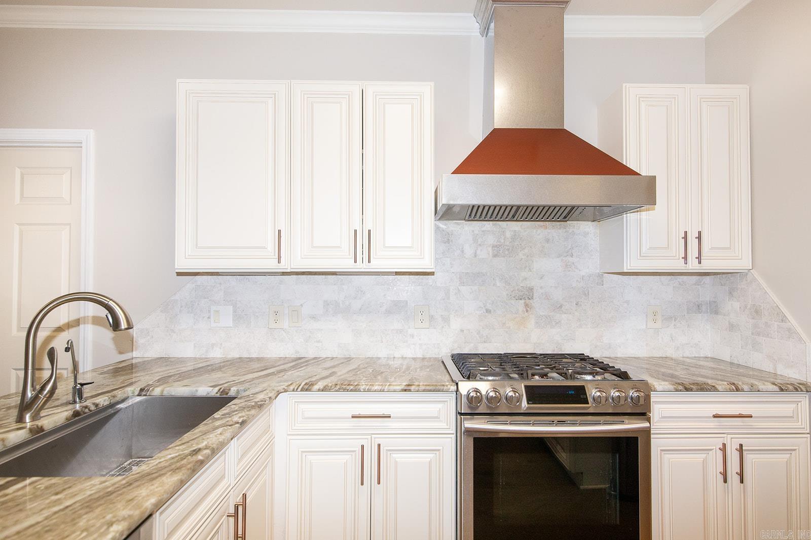 2215 Westport Loop