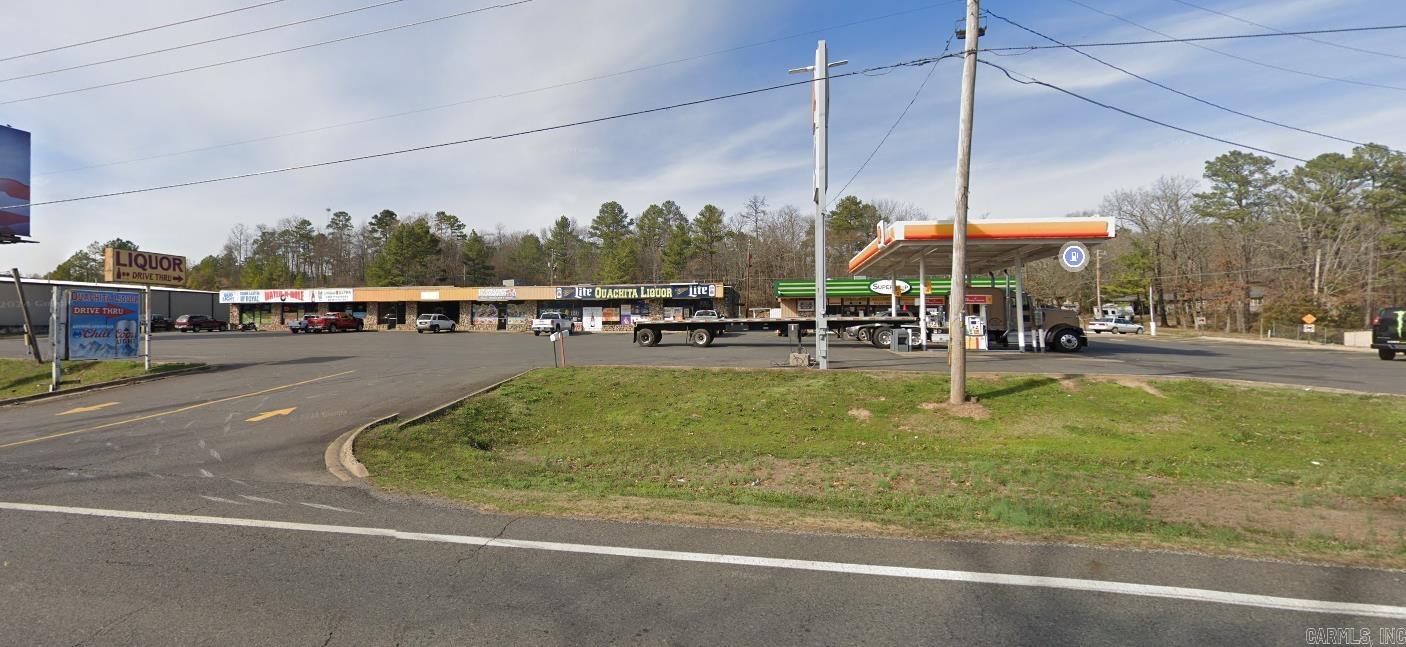 5704-5712 Albert Pike