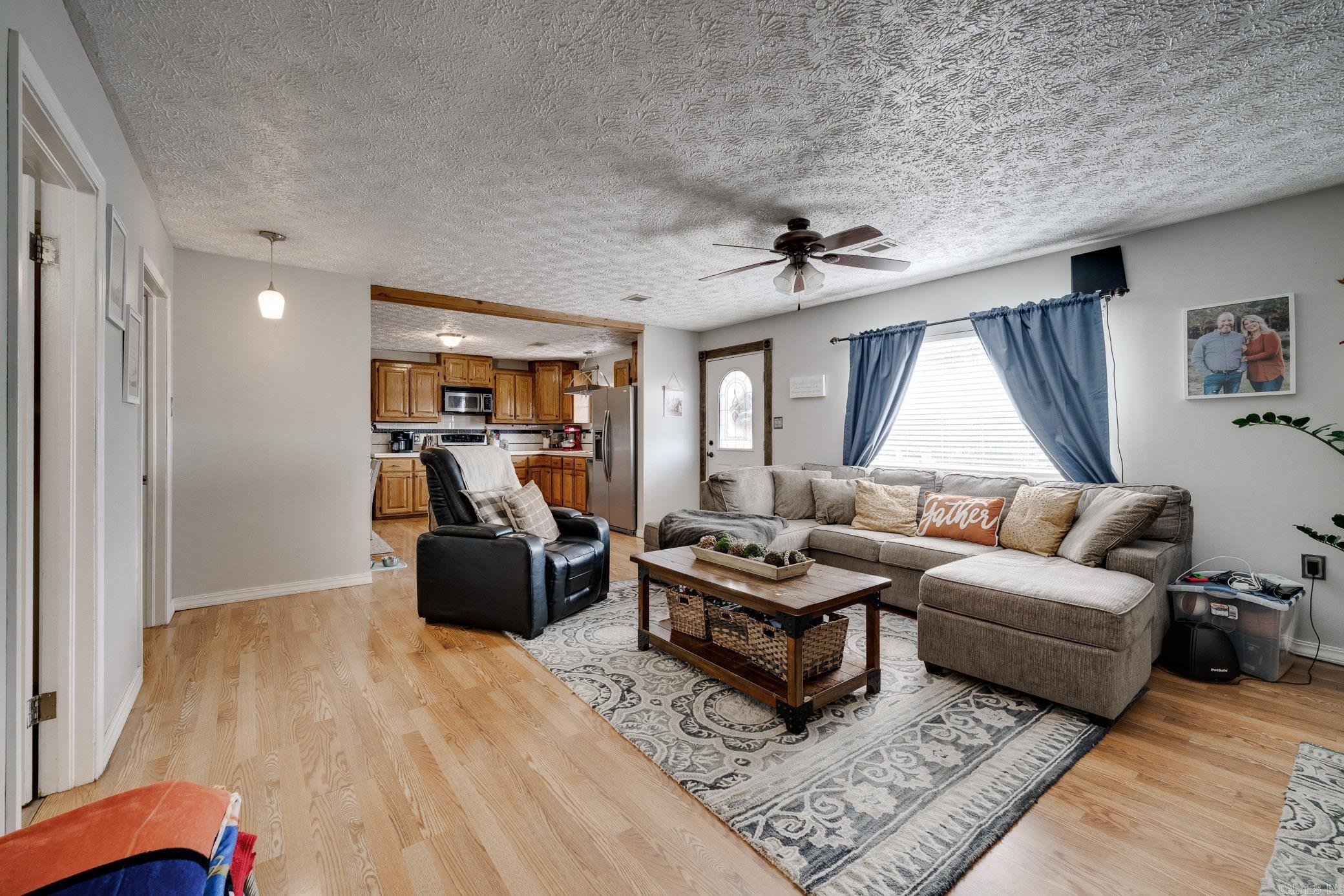 2036 Hwy 60 E