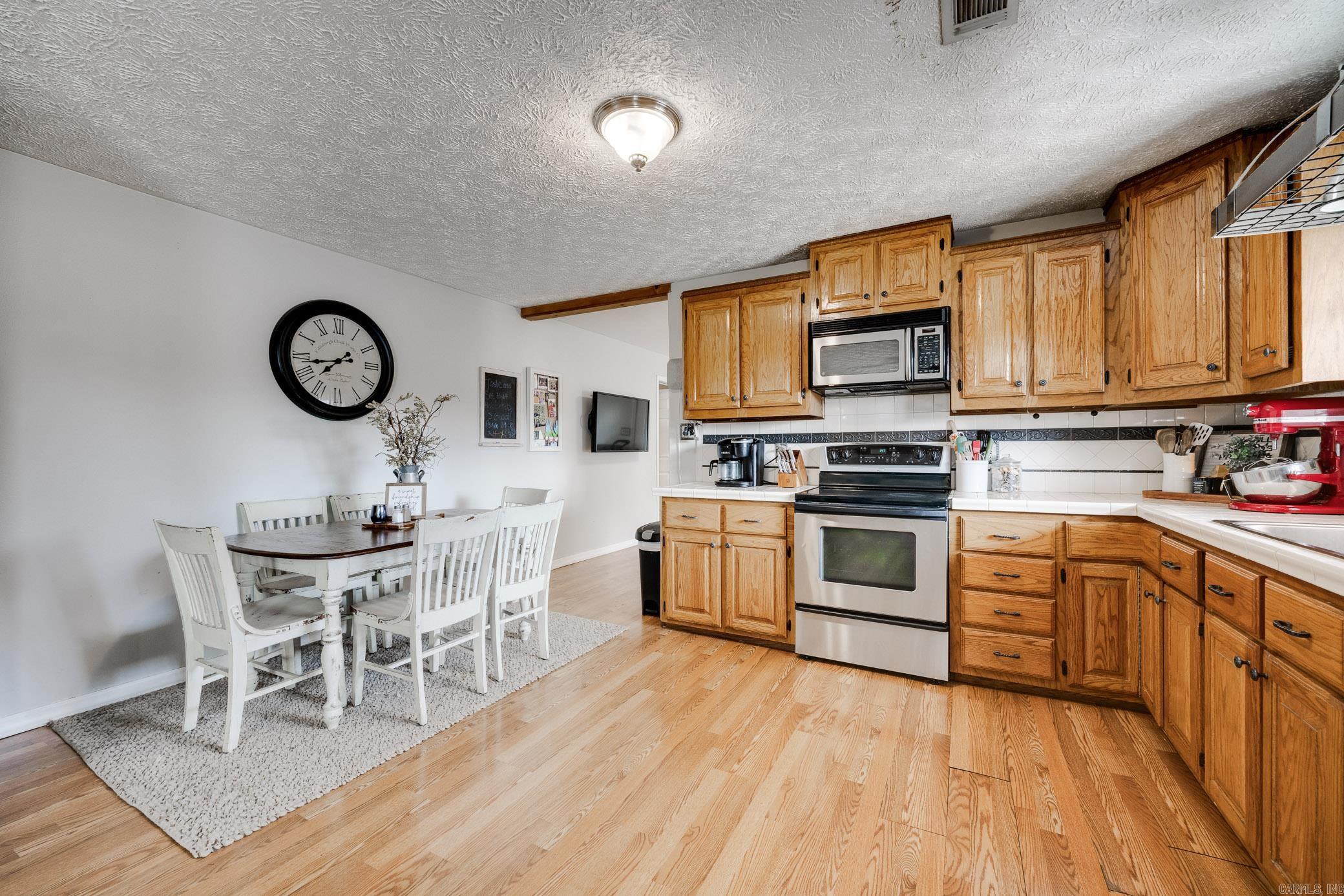2036 Hwy 60 E