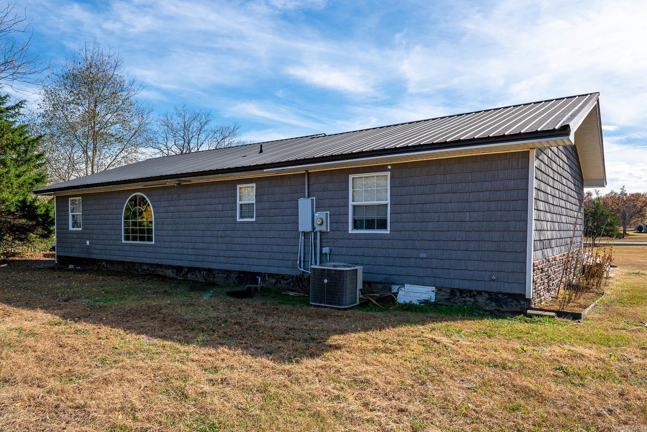 2036 Hwy 60 E