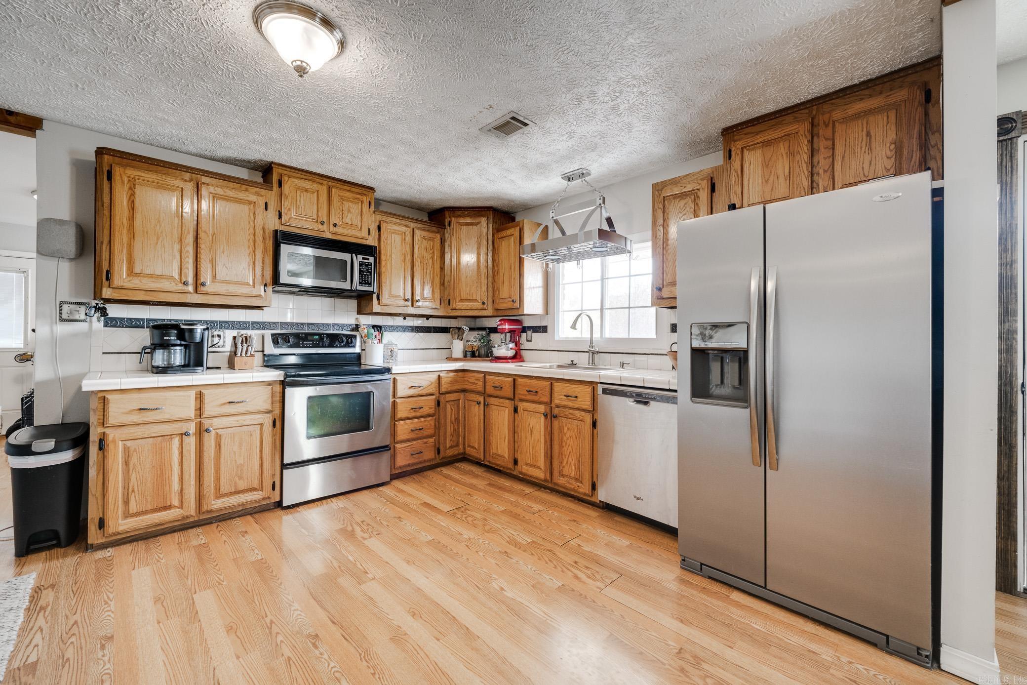 2036 Hwy 60 E