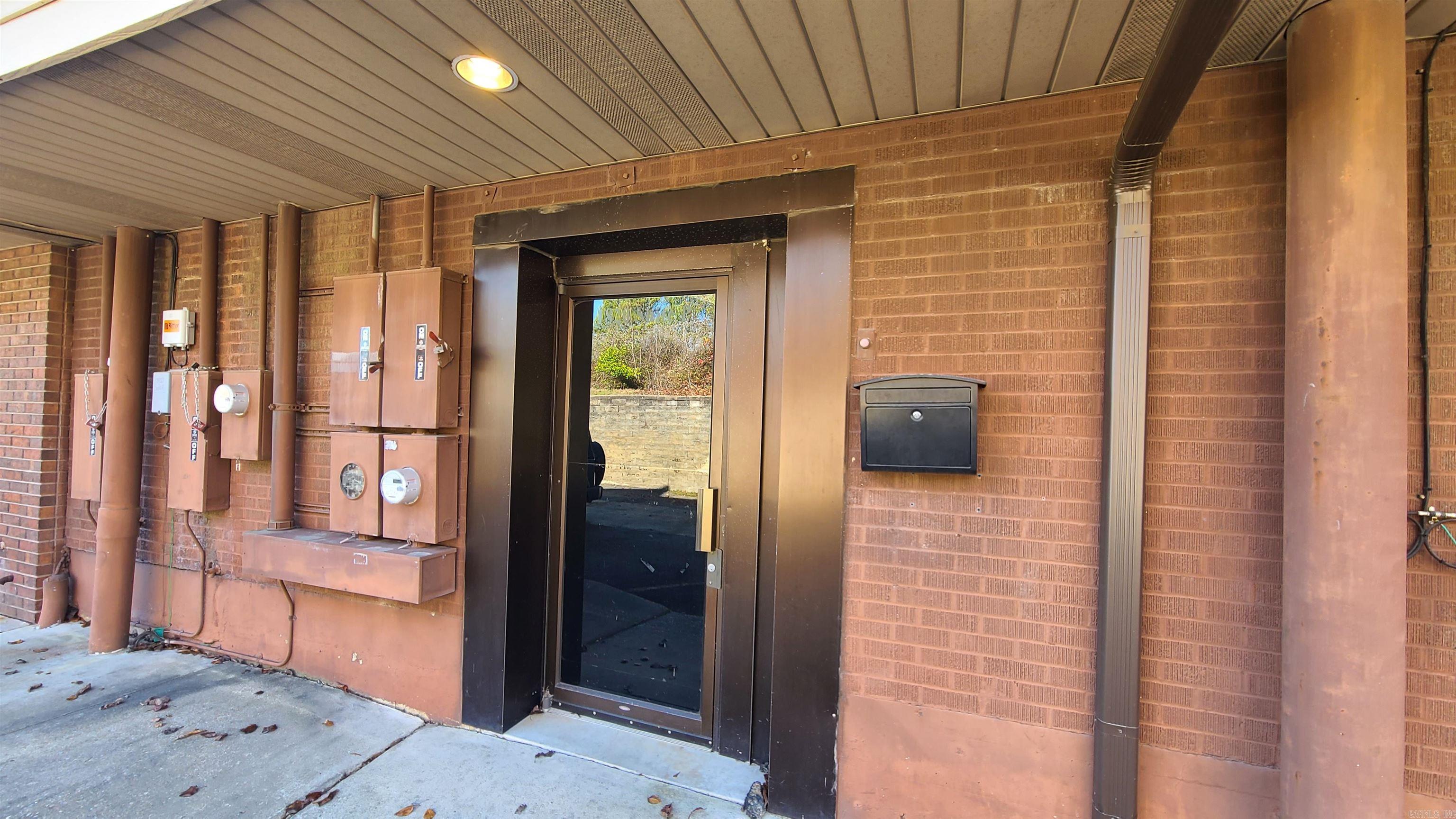 1820 Central Avenue, Suite P
