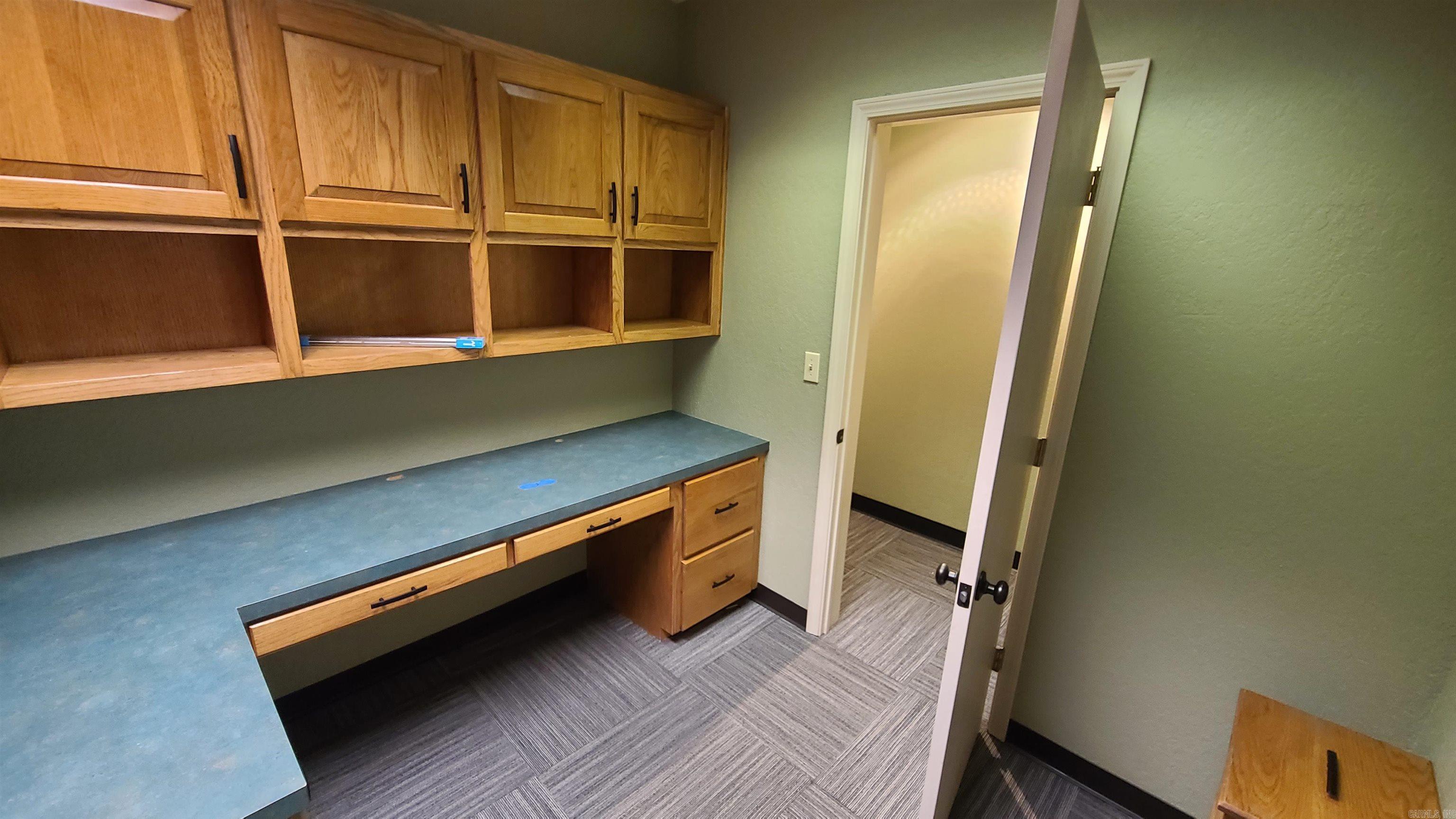 1820 Central Avenue, Suite P