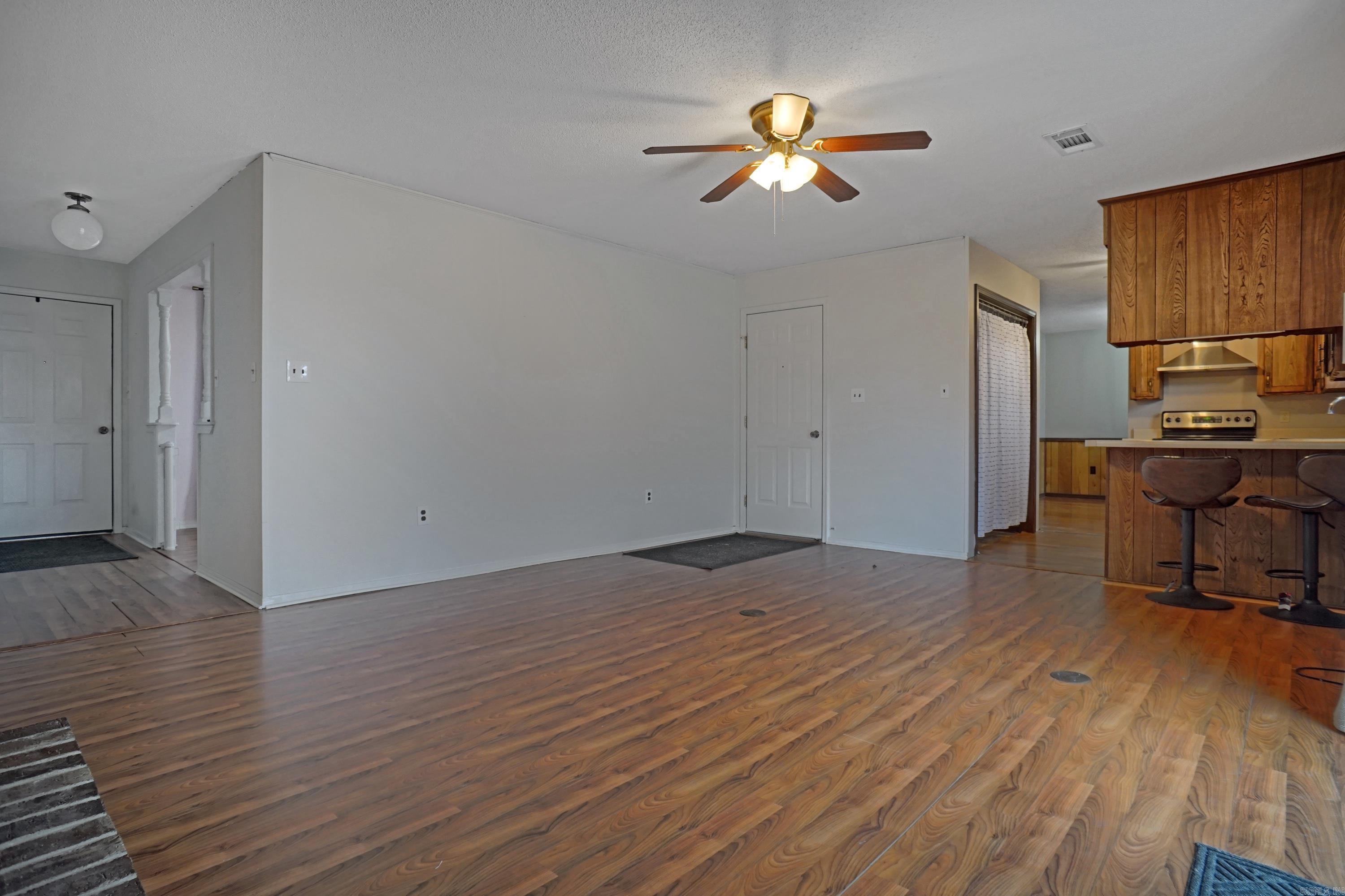 1221 Palmer Road