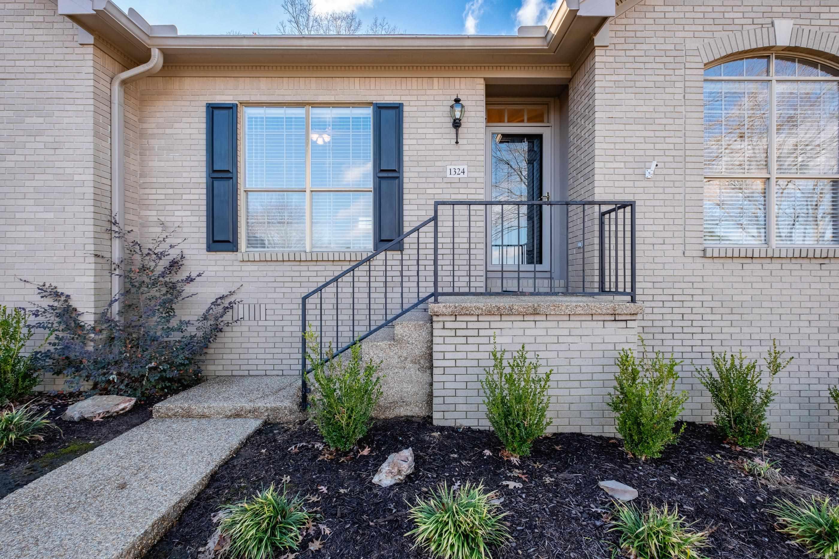 1324 Gleneagles Lane