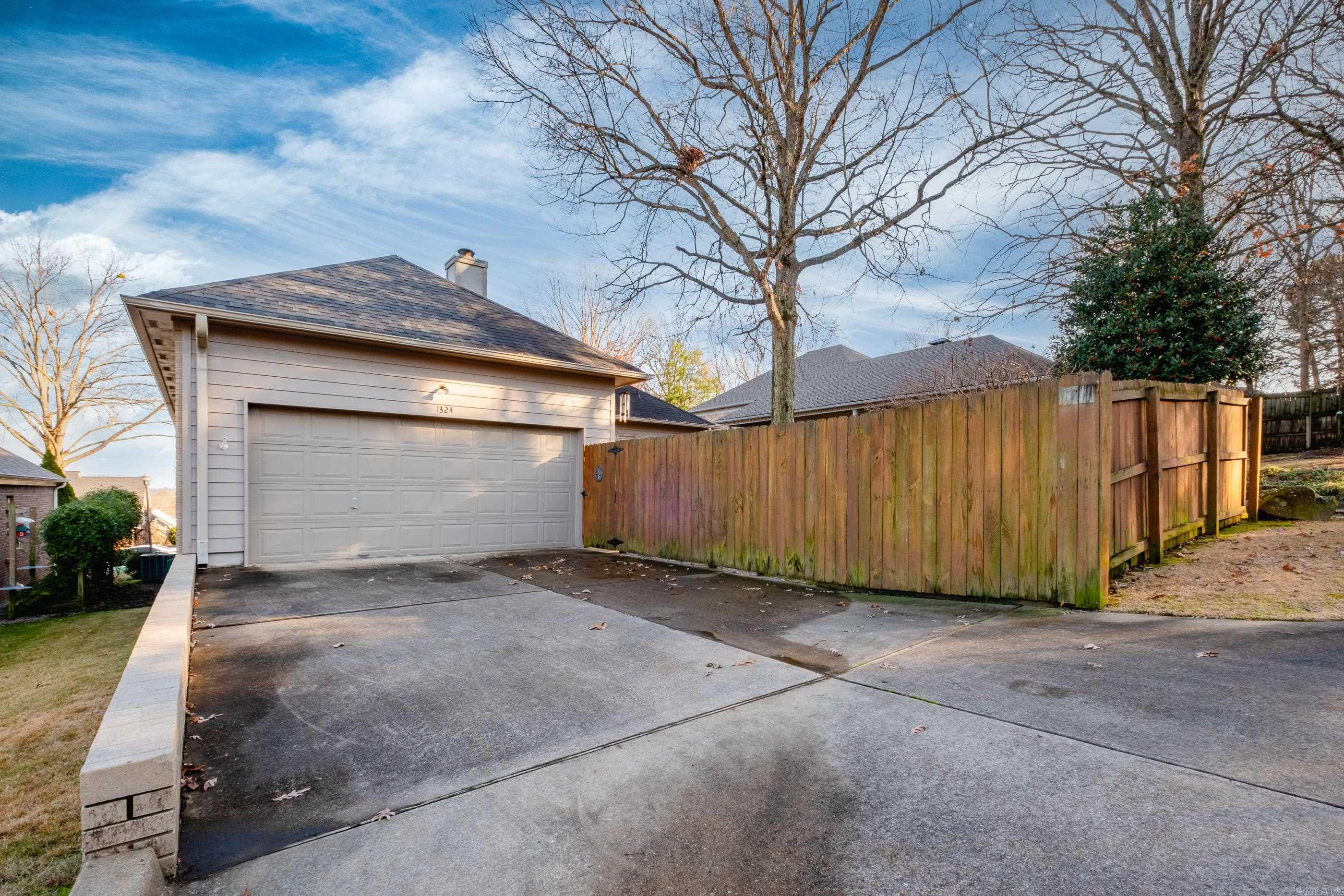1324 Gleneagles Lane