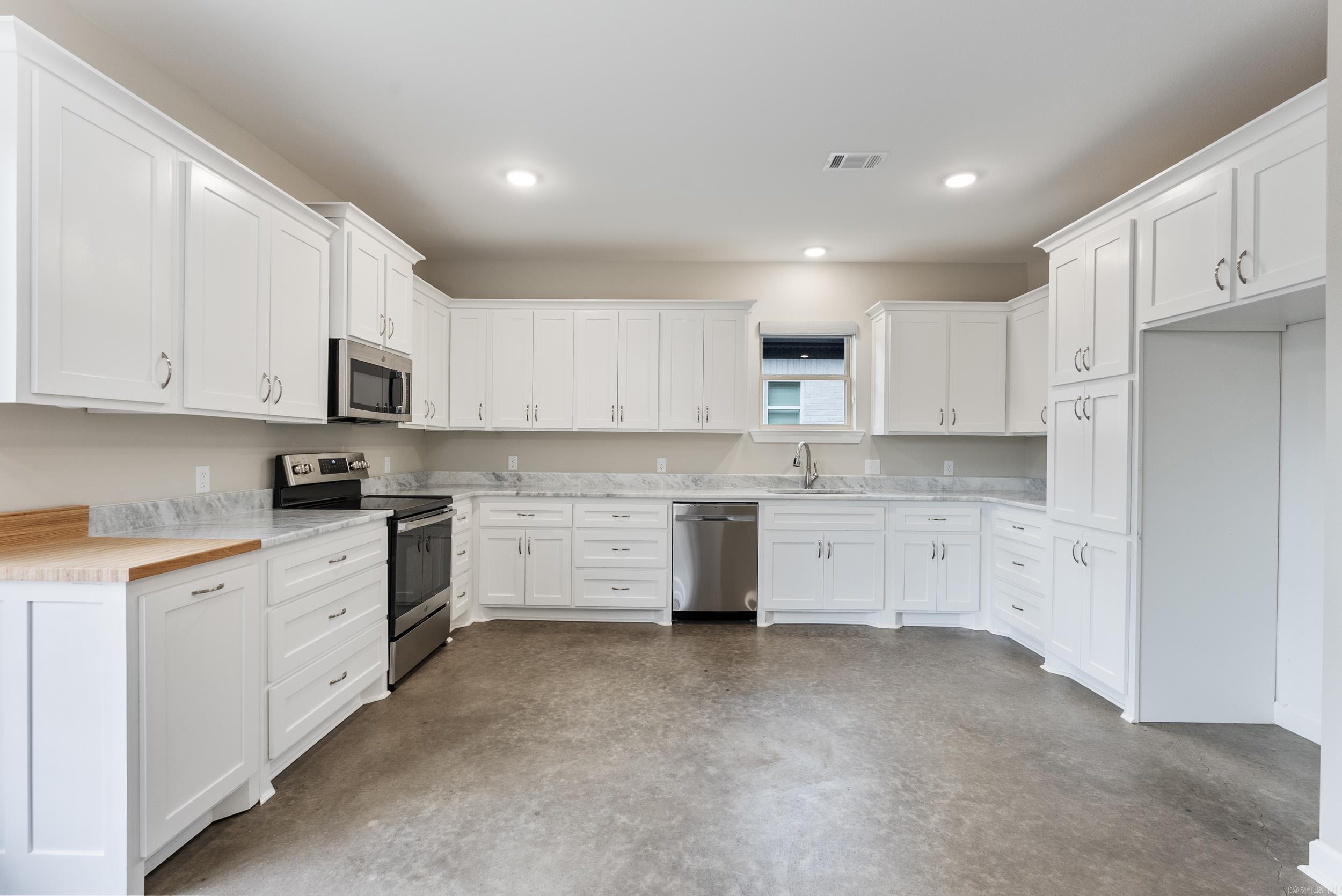 2835 Carmichael Drive