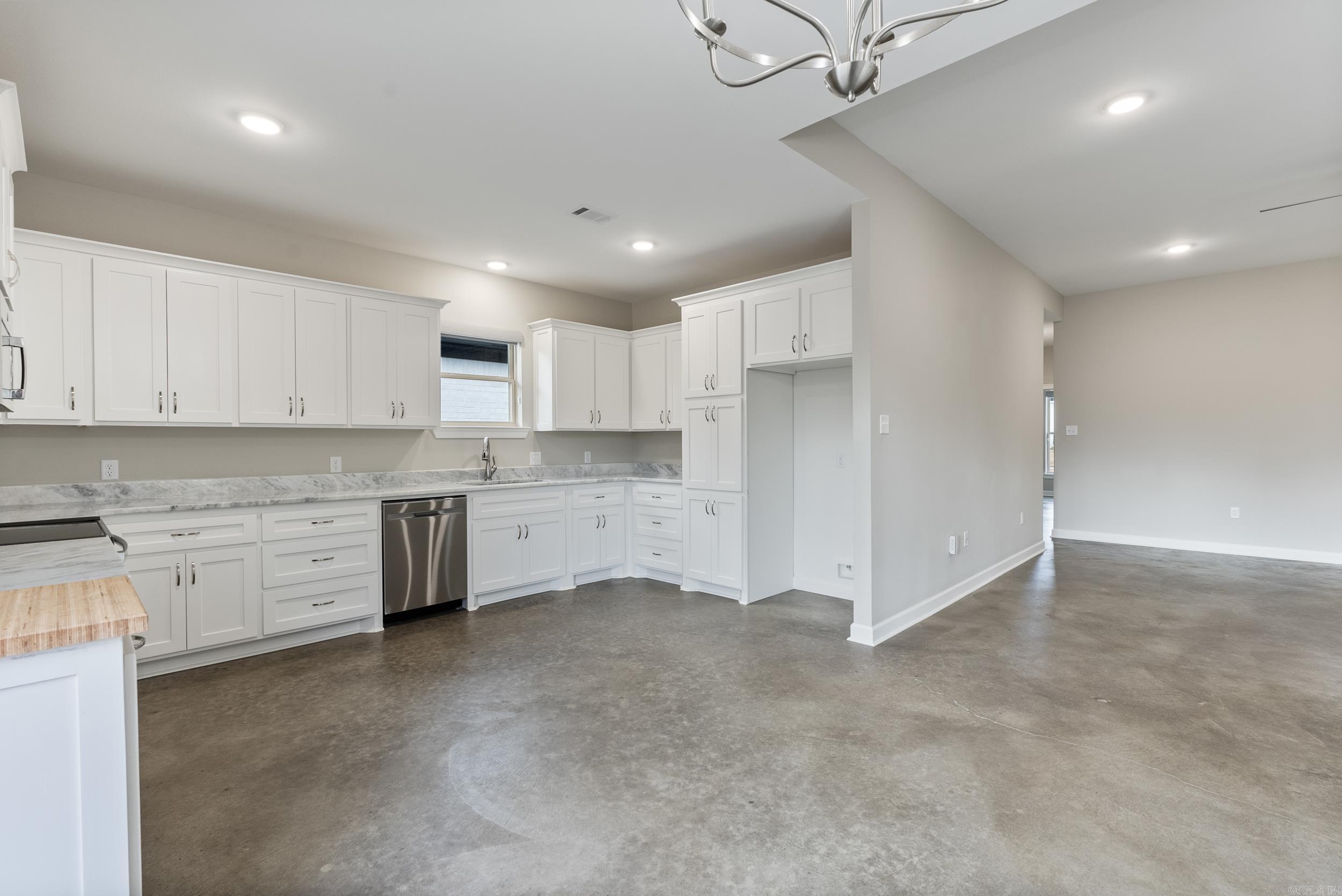 2835 Carmichael Drive