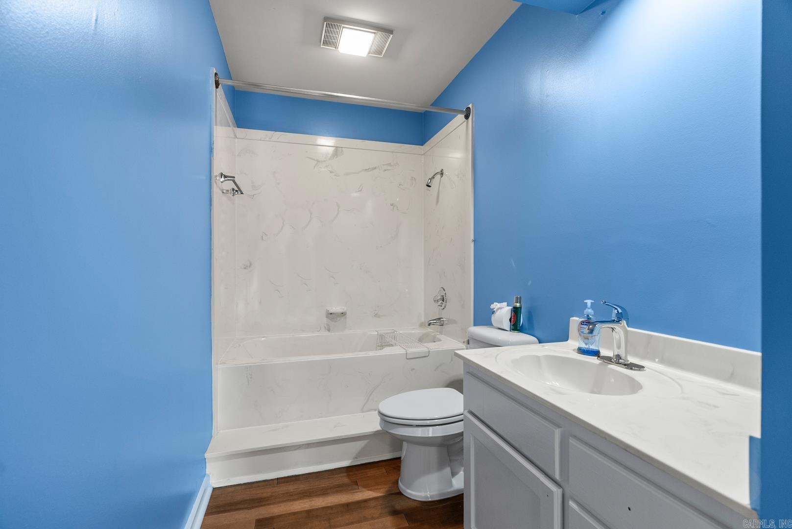 5201 FAIRWAY #22 Avenue Unit: 22