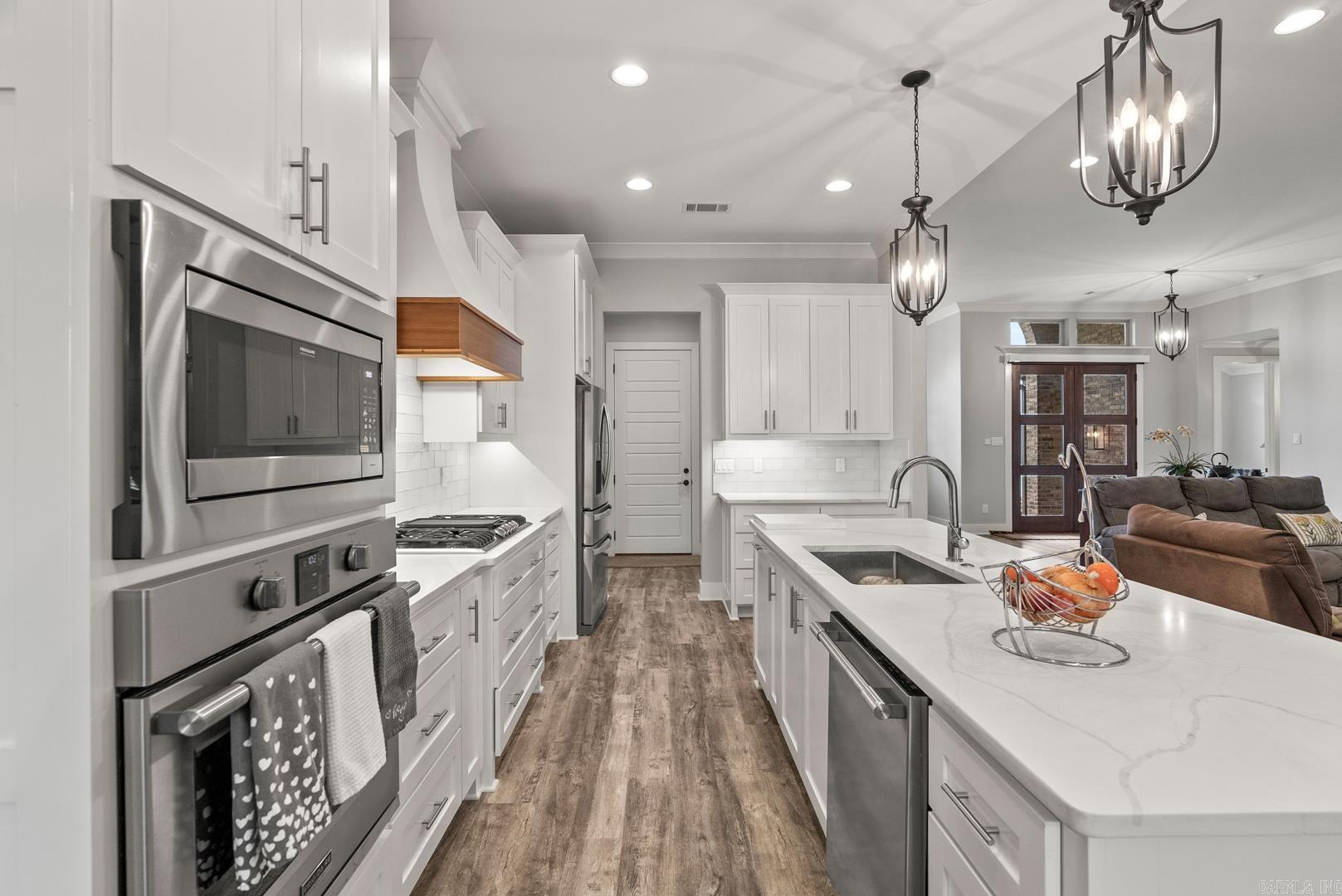 9840 Laurel Oak Drive
