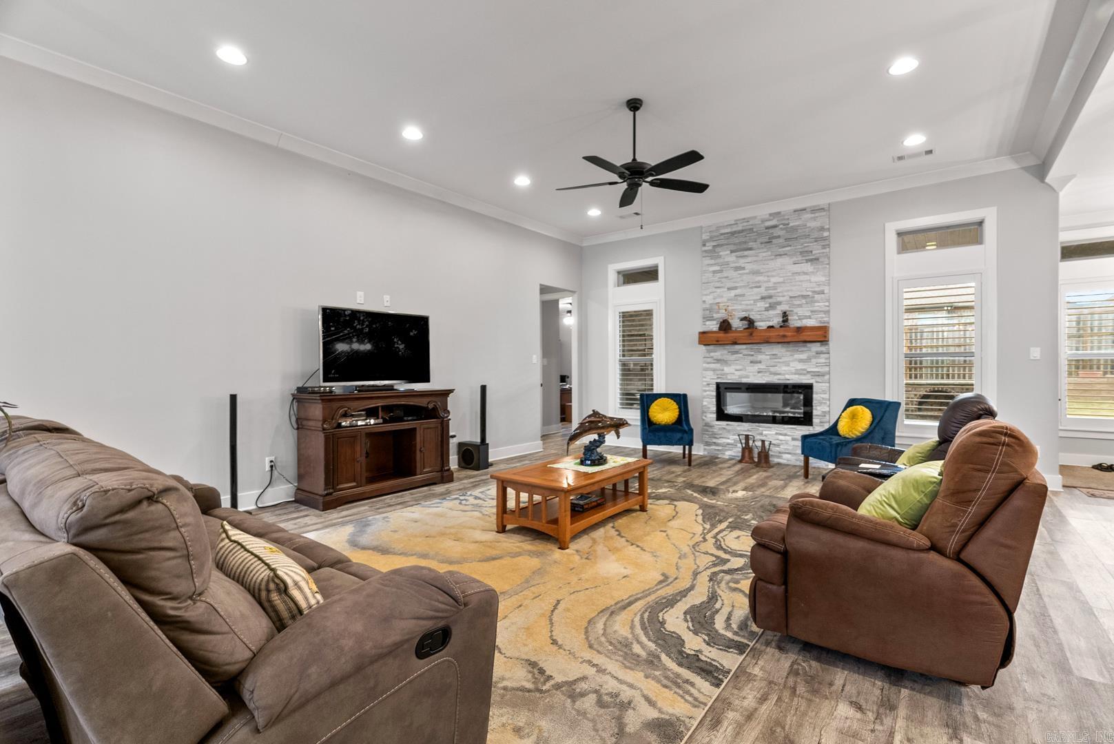 9840 Laurel Oak Drive