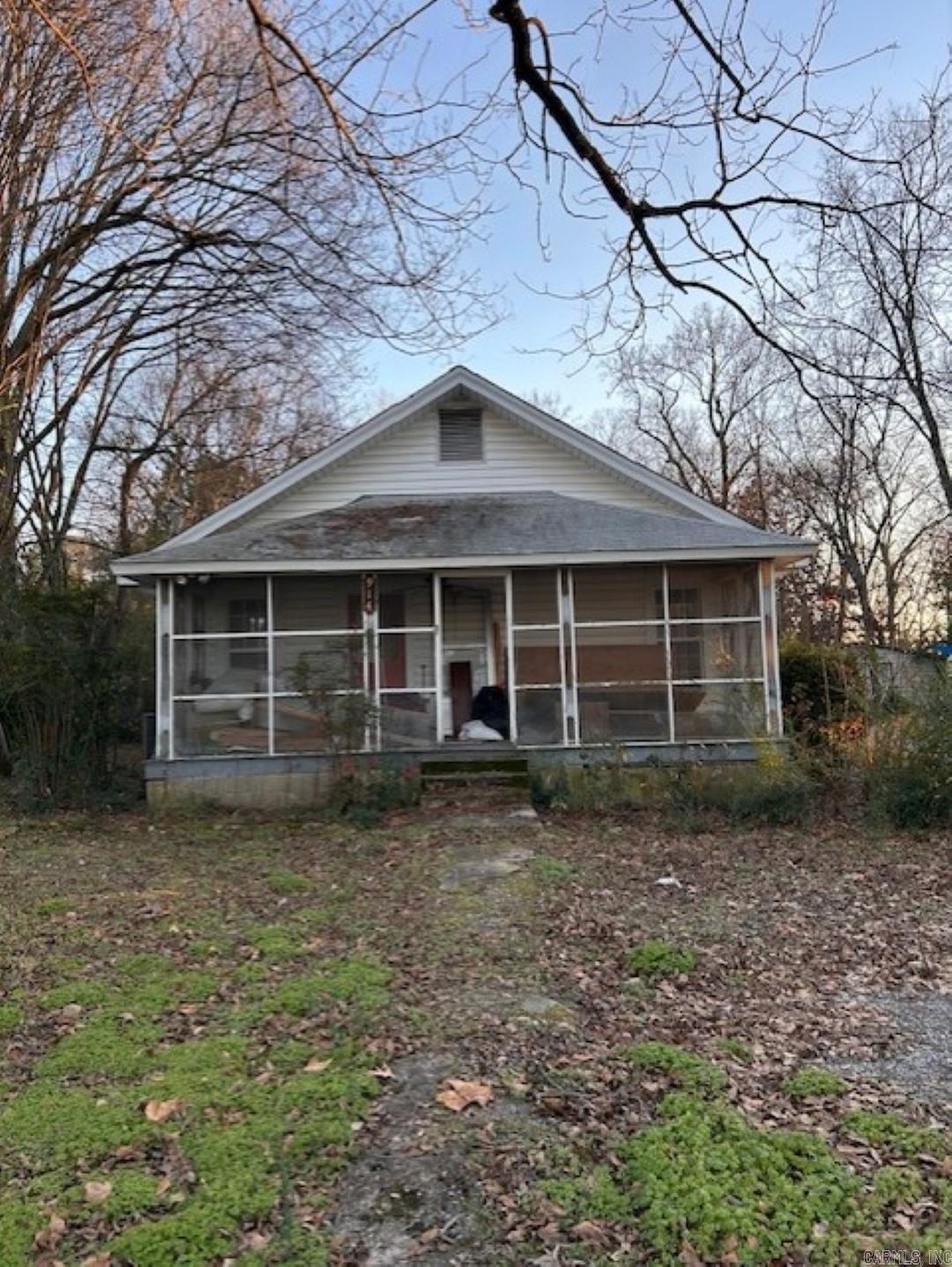 914 & 918 Heights Road