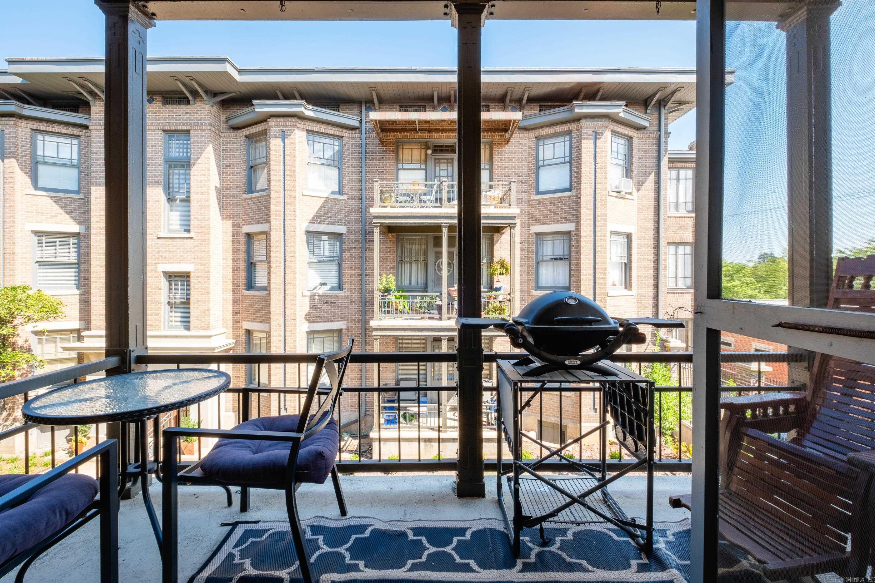 1409 Louisiana Street Unit: 10