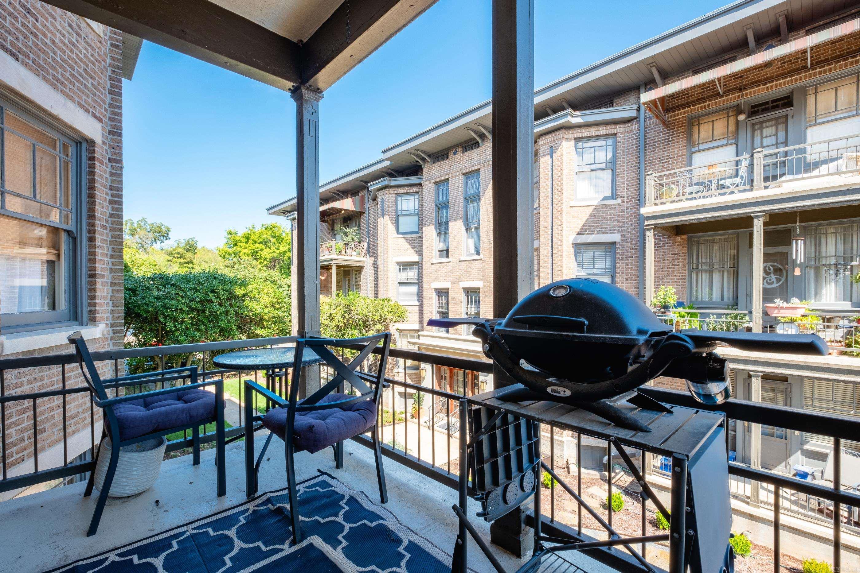 1409 Louisiana Street Unit: 10