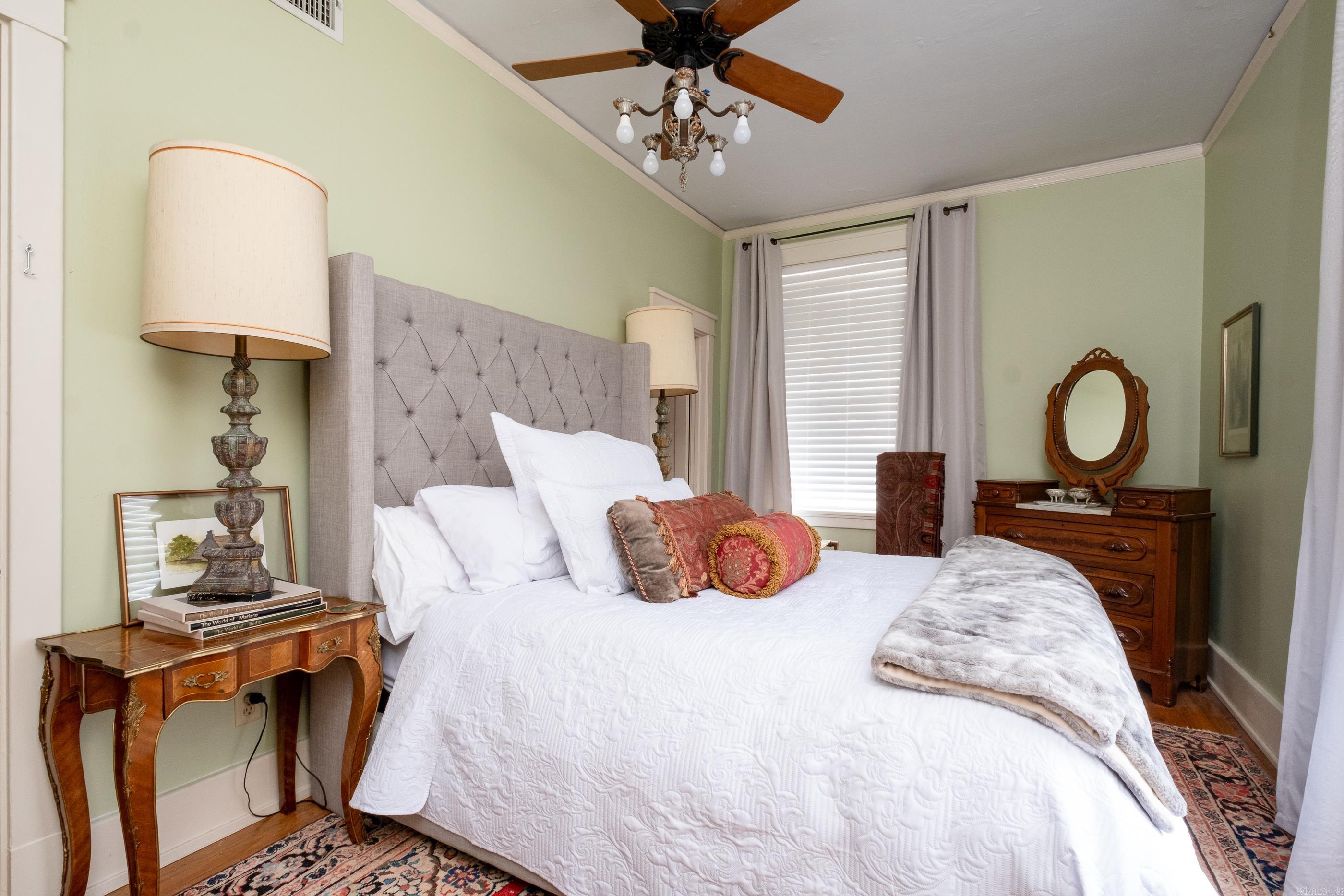 1409 Louisiana Street Unit: 10