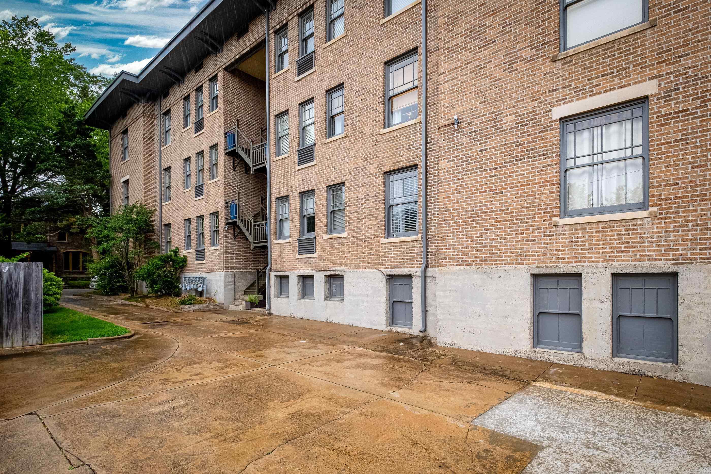 1409 Louisiana Street Unit: 10