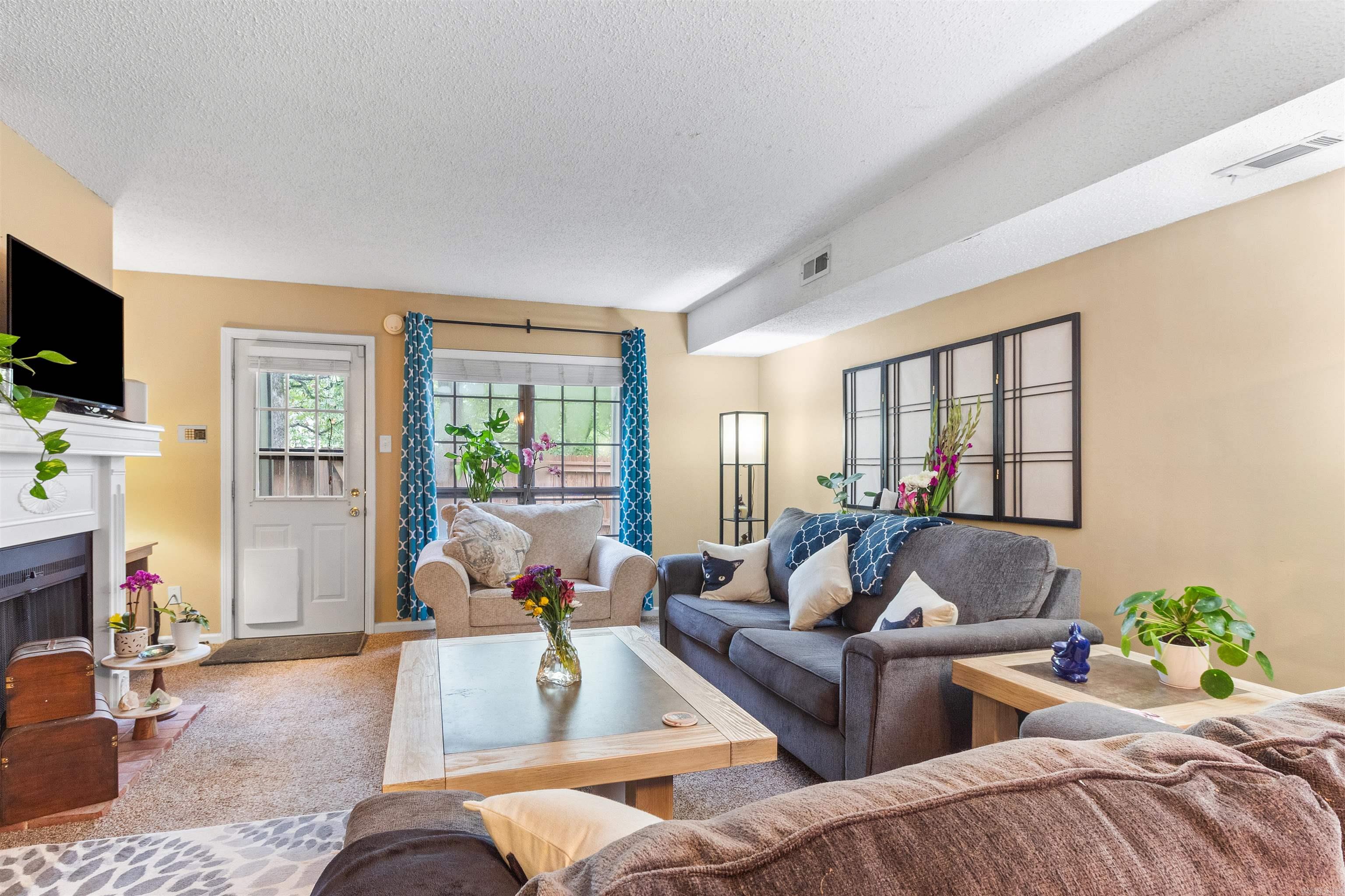 504 Green Mountain Dr, #605 Drive Unit: #605