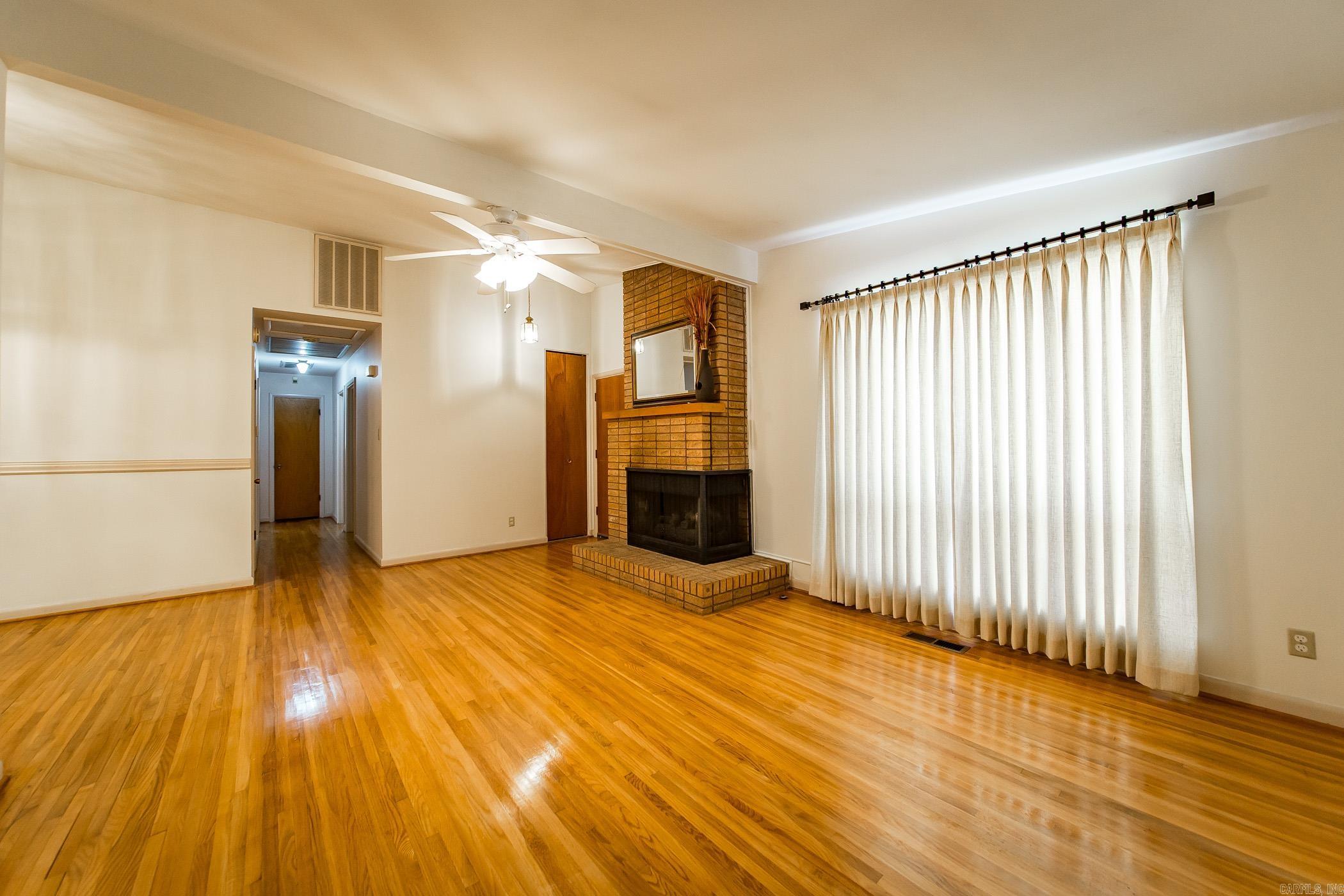 401 Poinsetta Drive