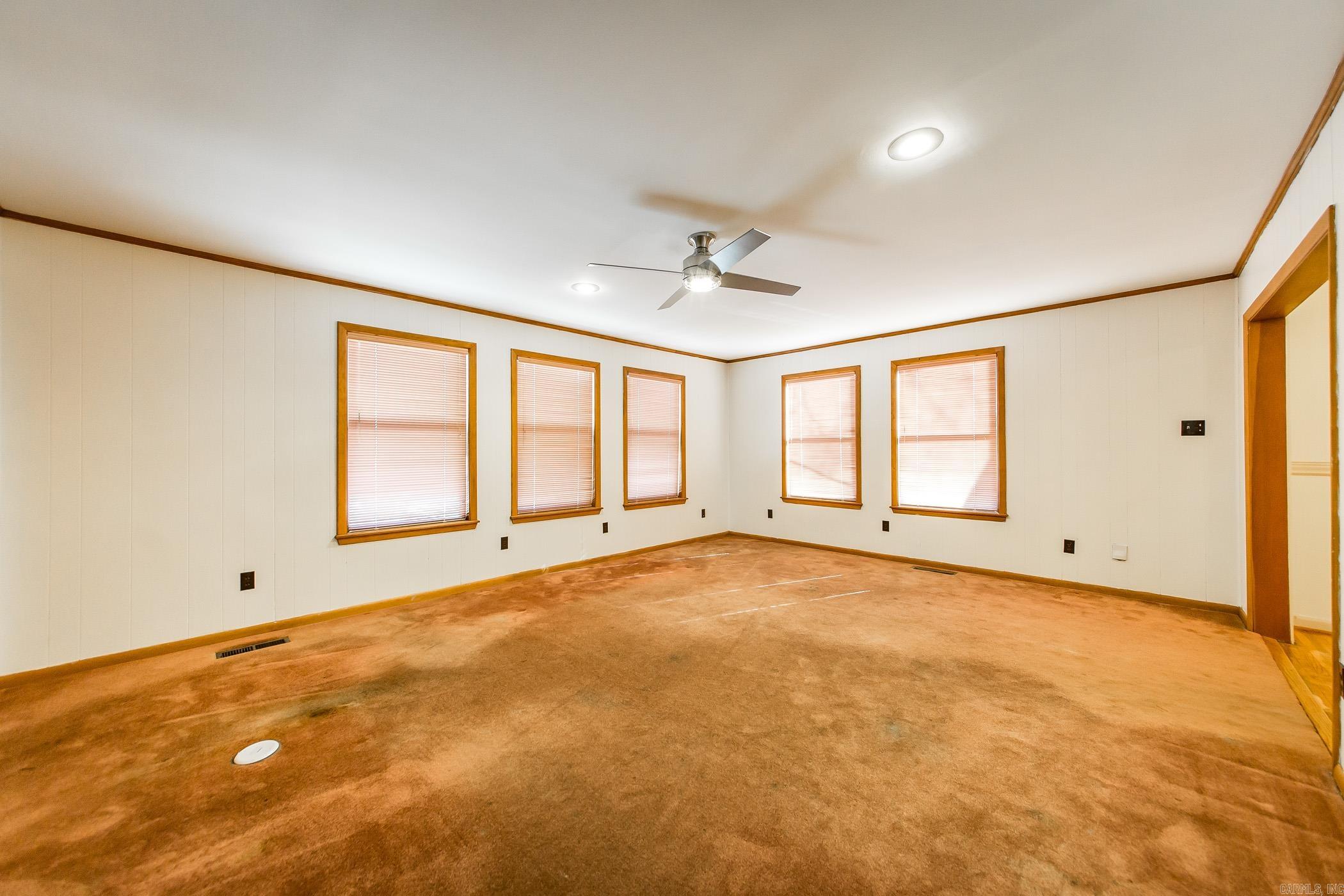 401 Poinsetta Drive