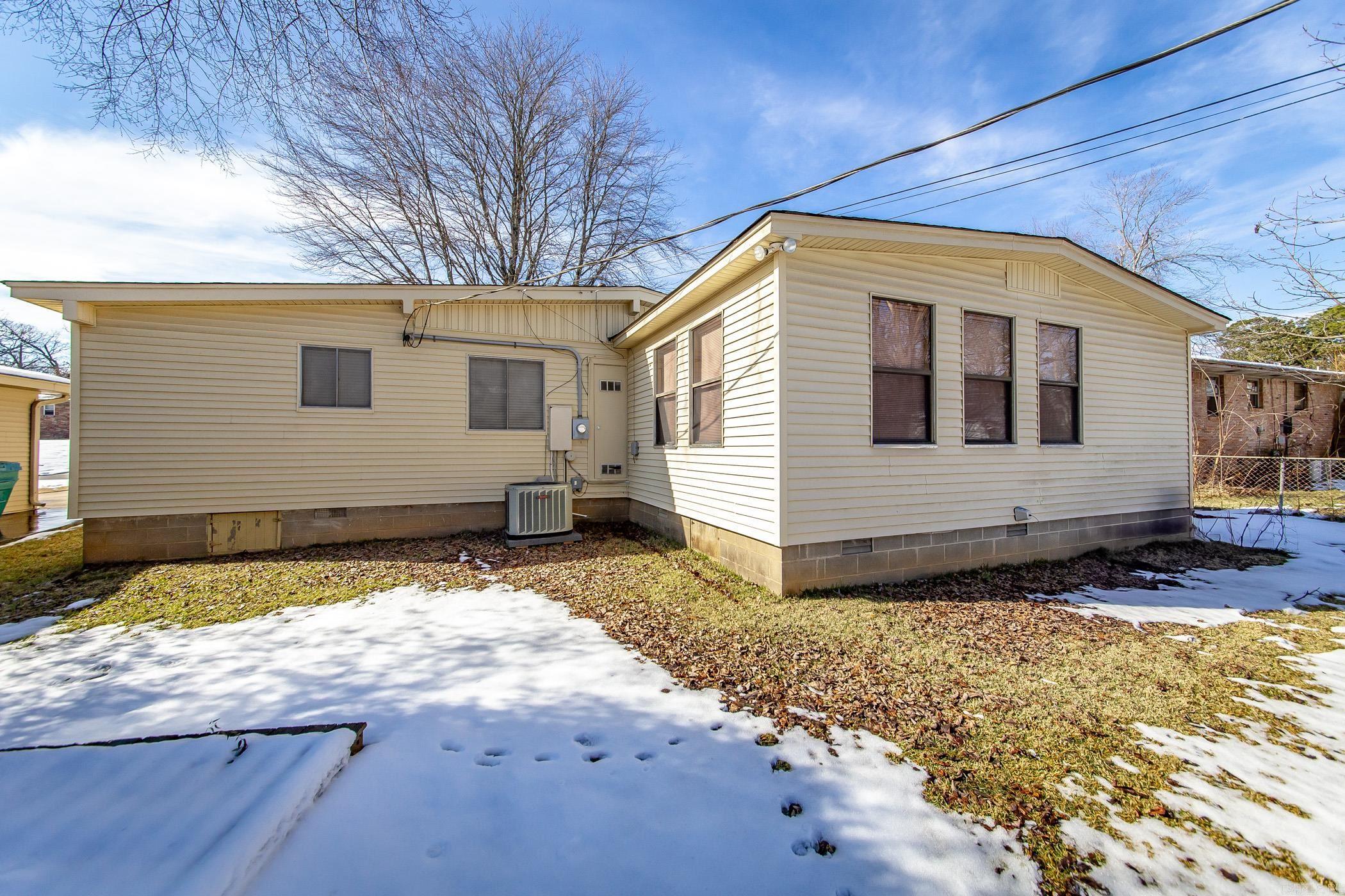 401 Poinsetta Drive