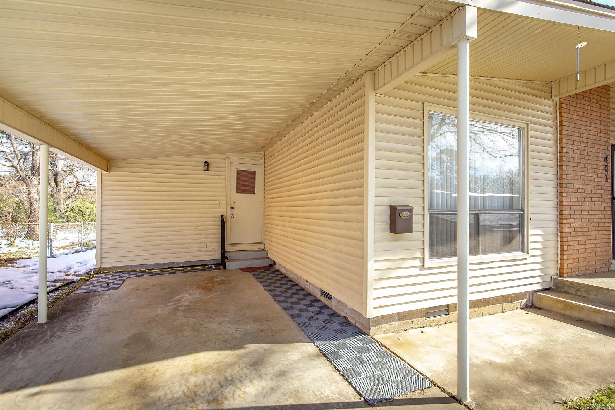 401 Poinsetta Drive