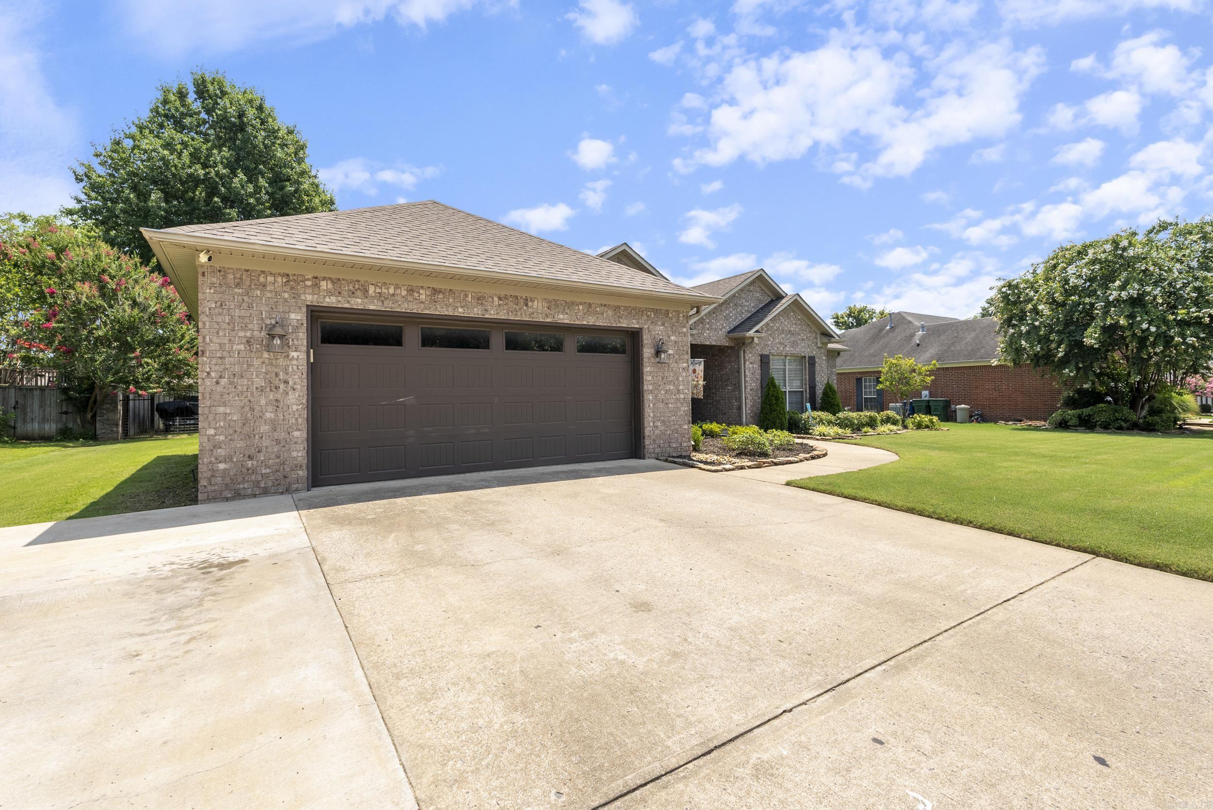 130 Las Colinas Street