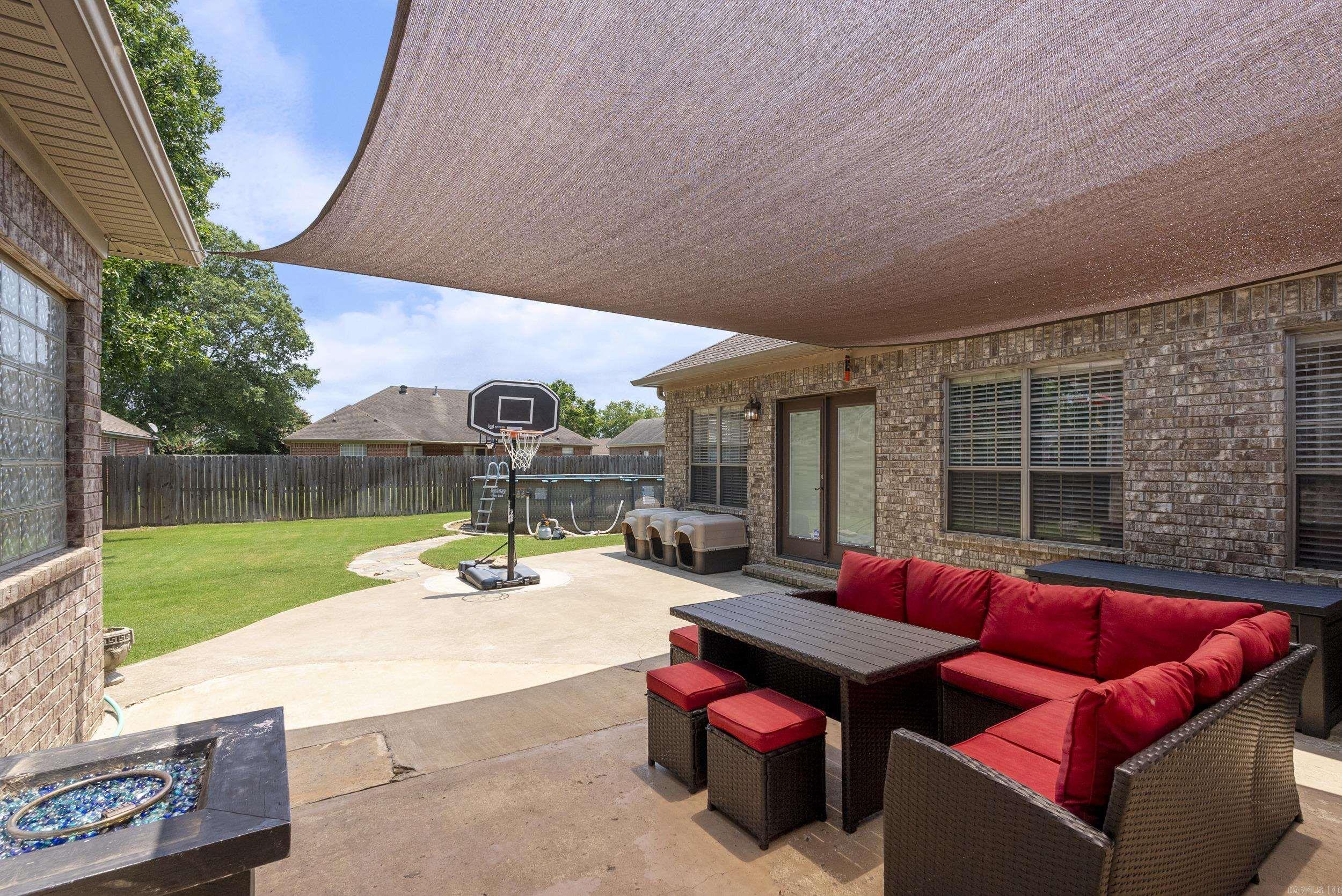 130 Las Colinas Street
