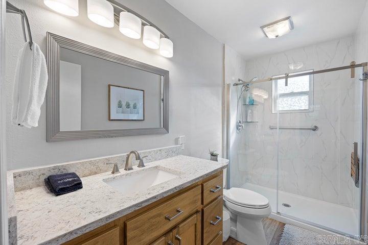 902 W 18th Terrace