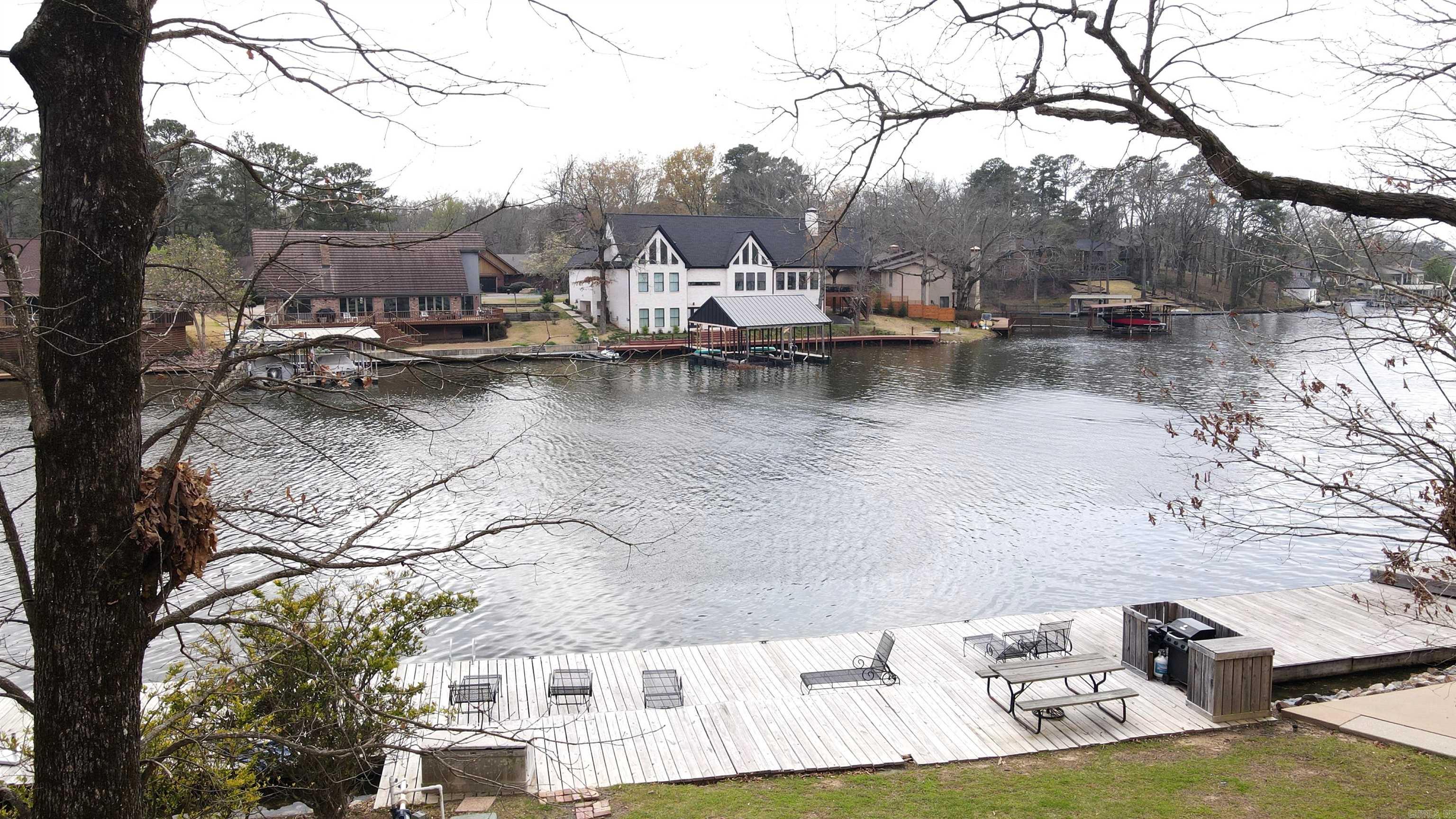 189 Bayshore Cove