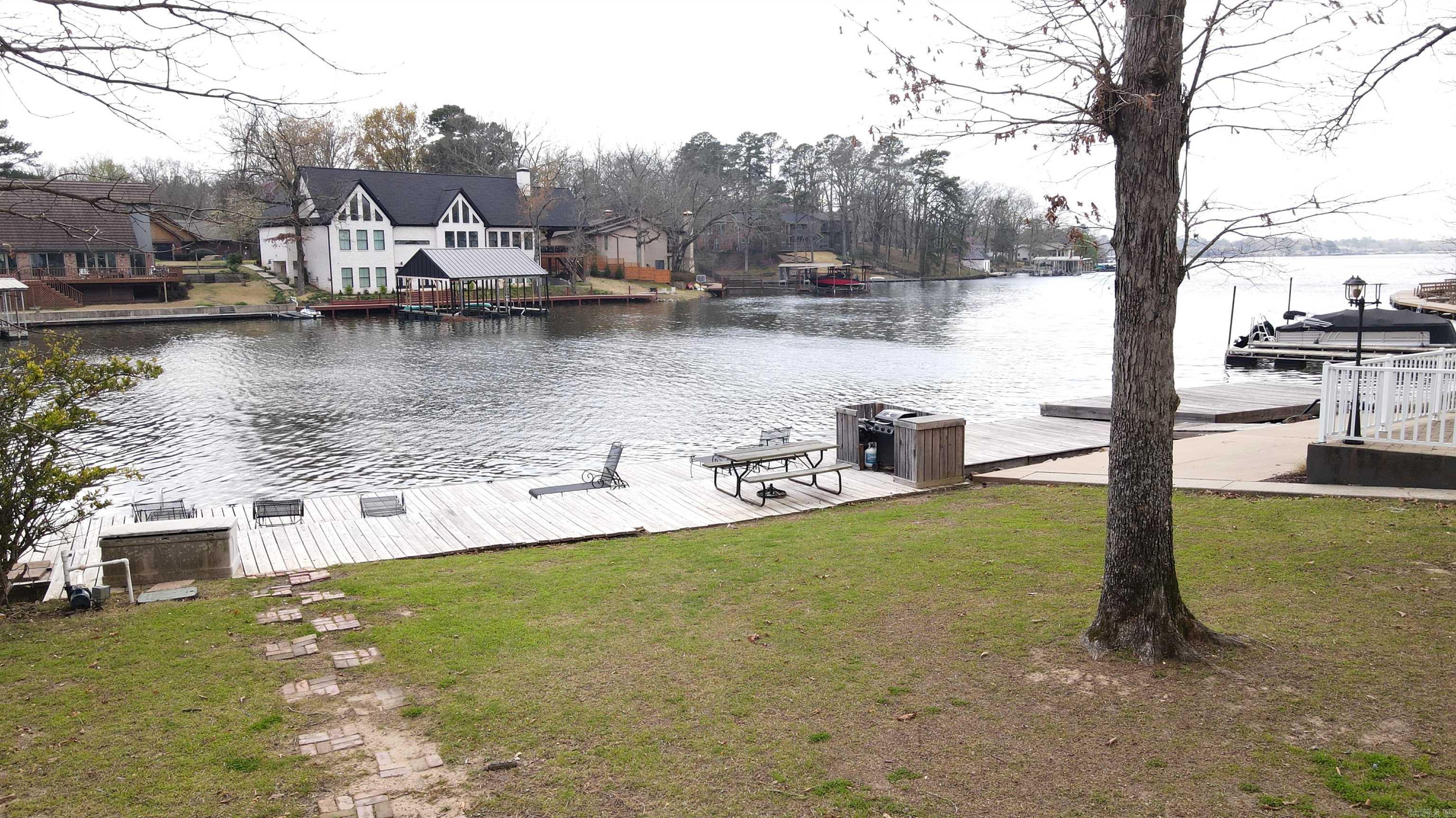 189 Bayshore Cove