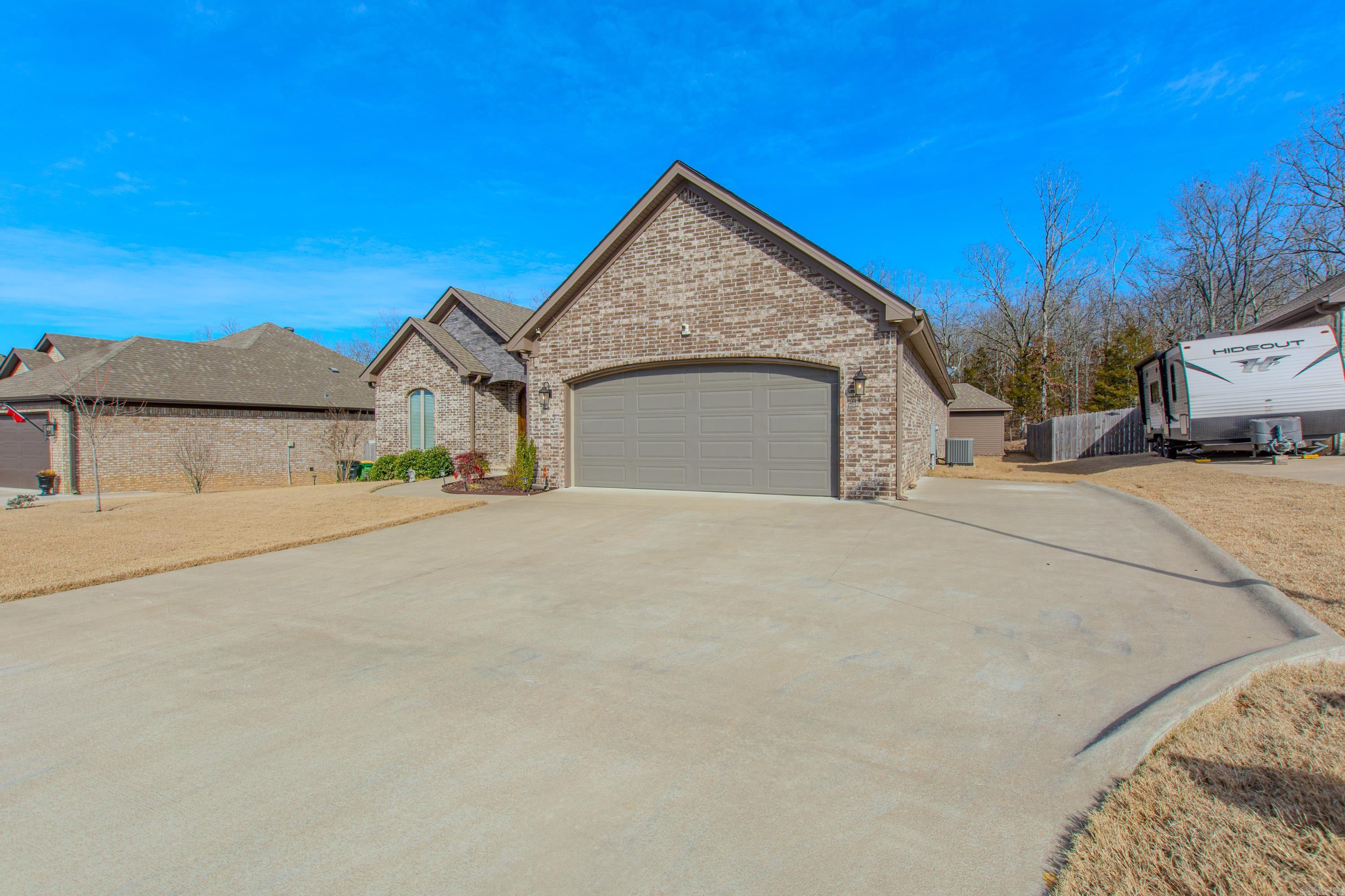 9800 Oak Forest Lane