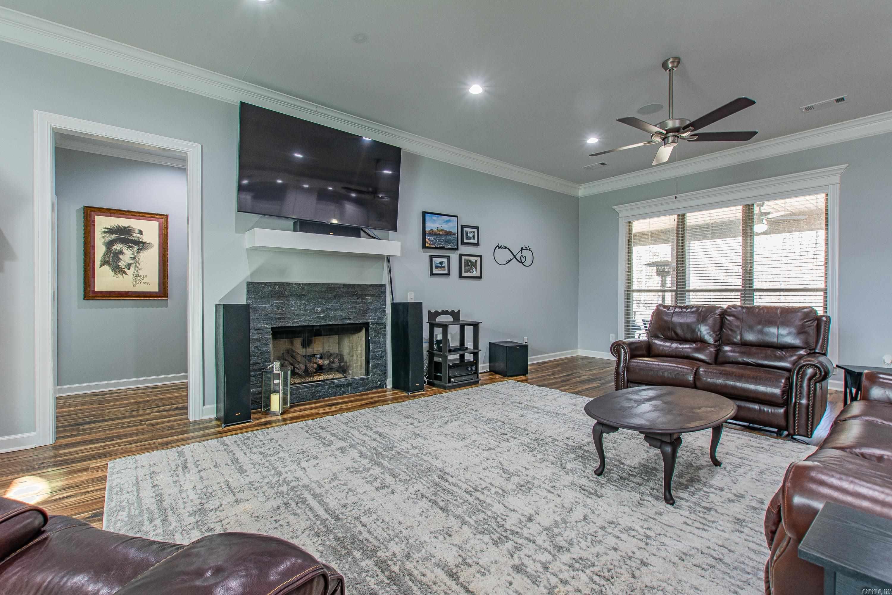 9800 Oak Forest Lane