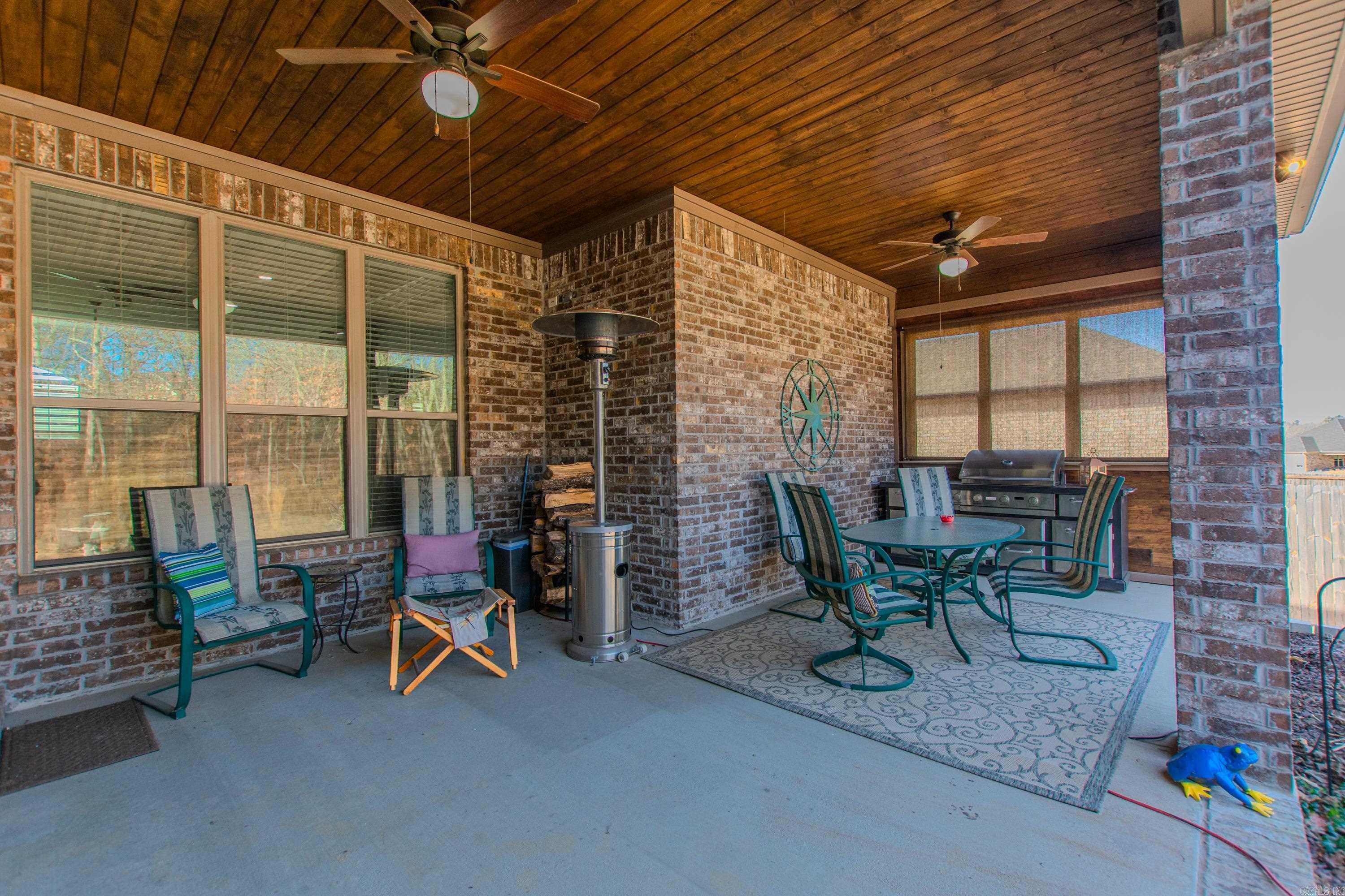 9800 Oak Forest Lane