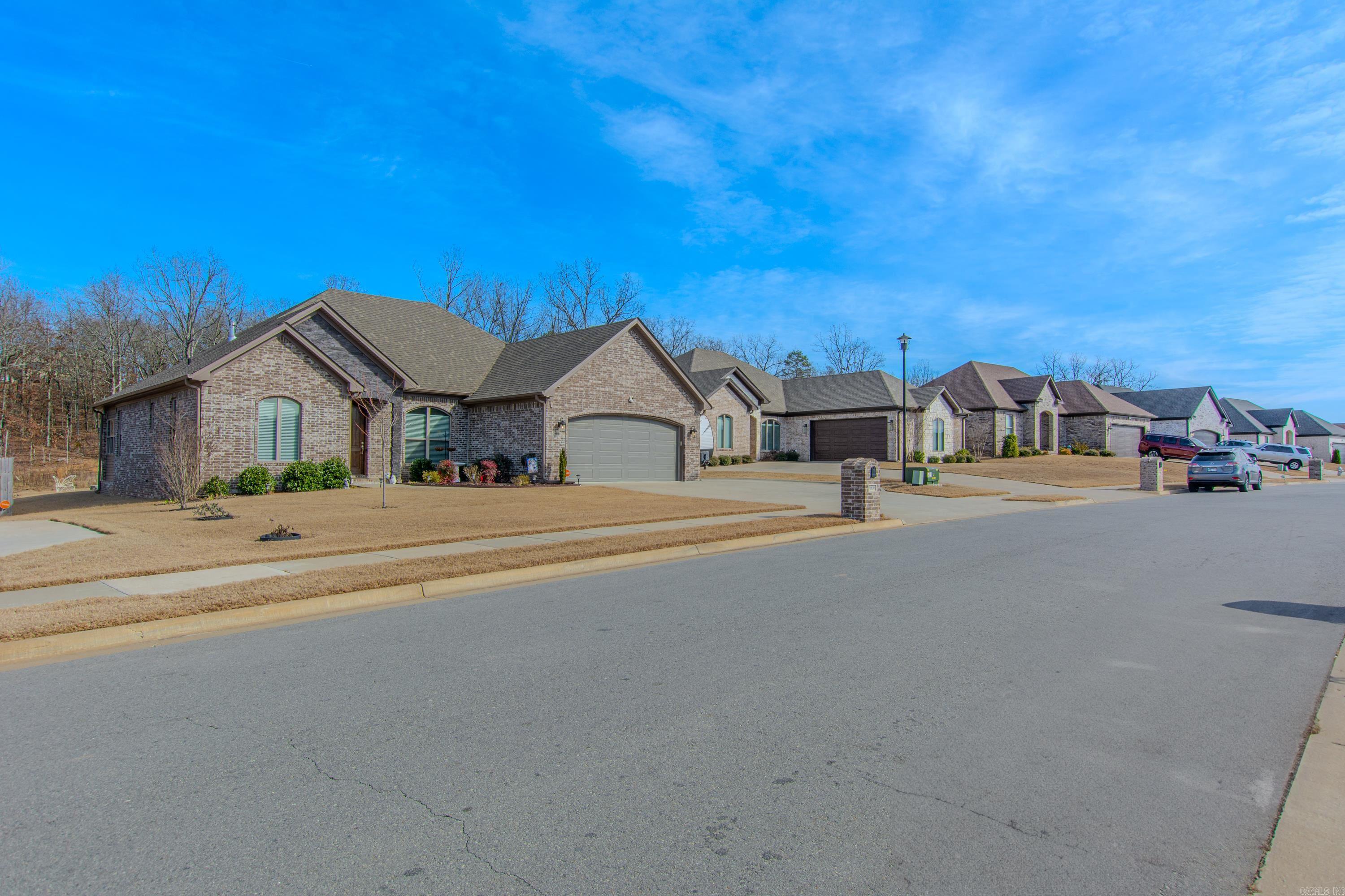 9800 Oak Forest Lane