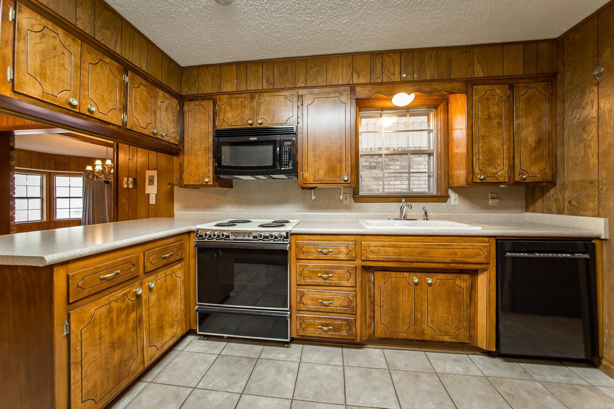 1414 Woodland Drive