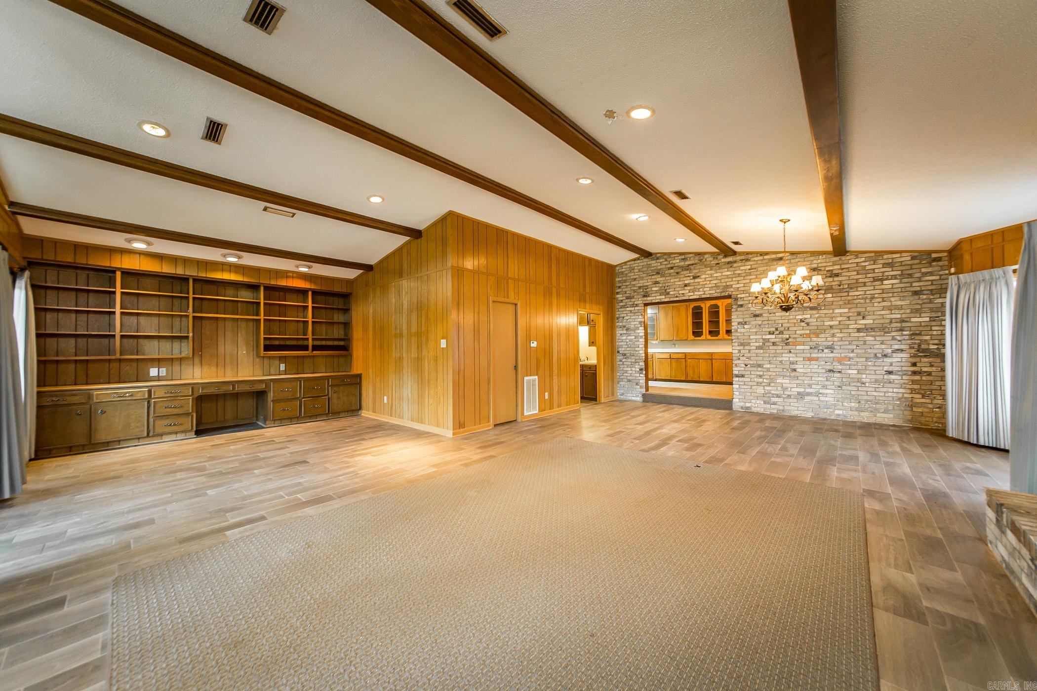 1414 Woodland Drive