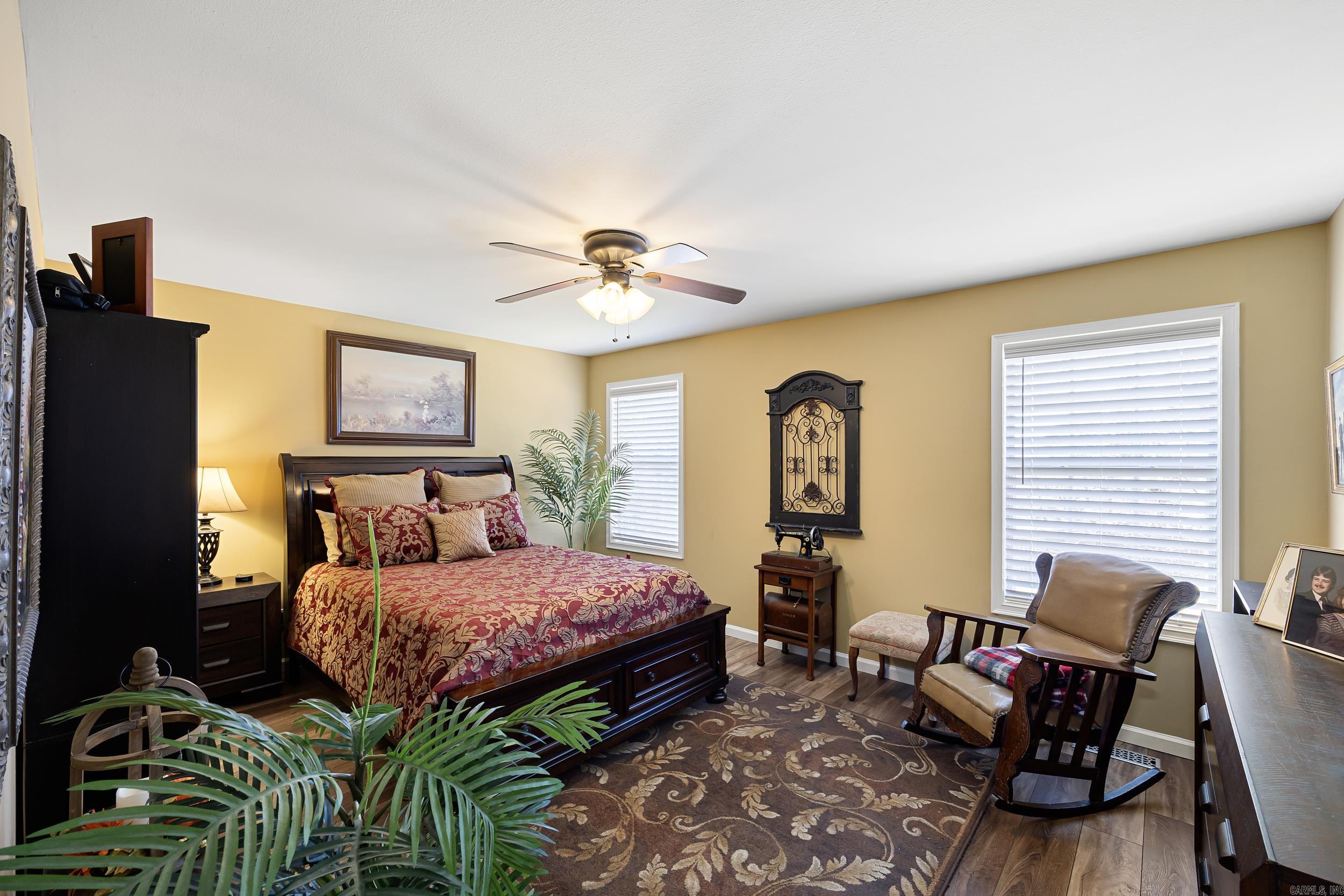 707 Castlegate Loop