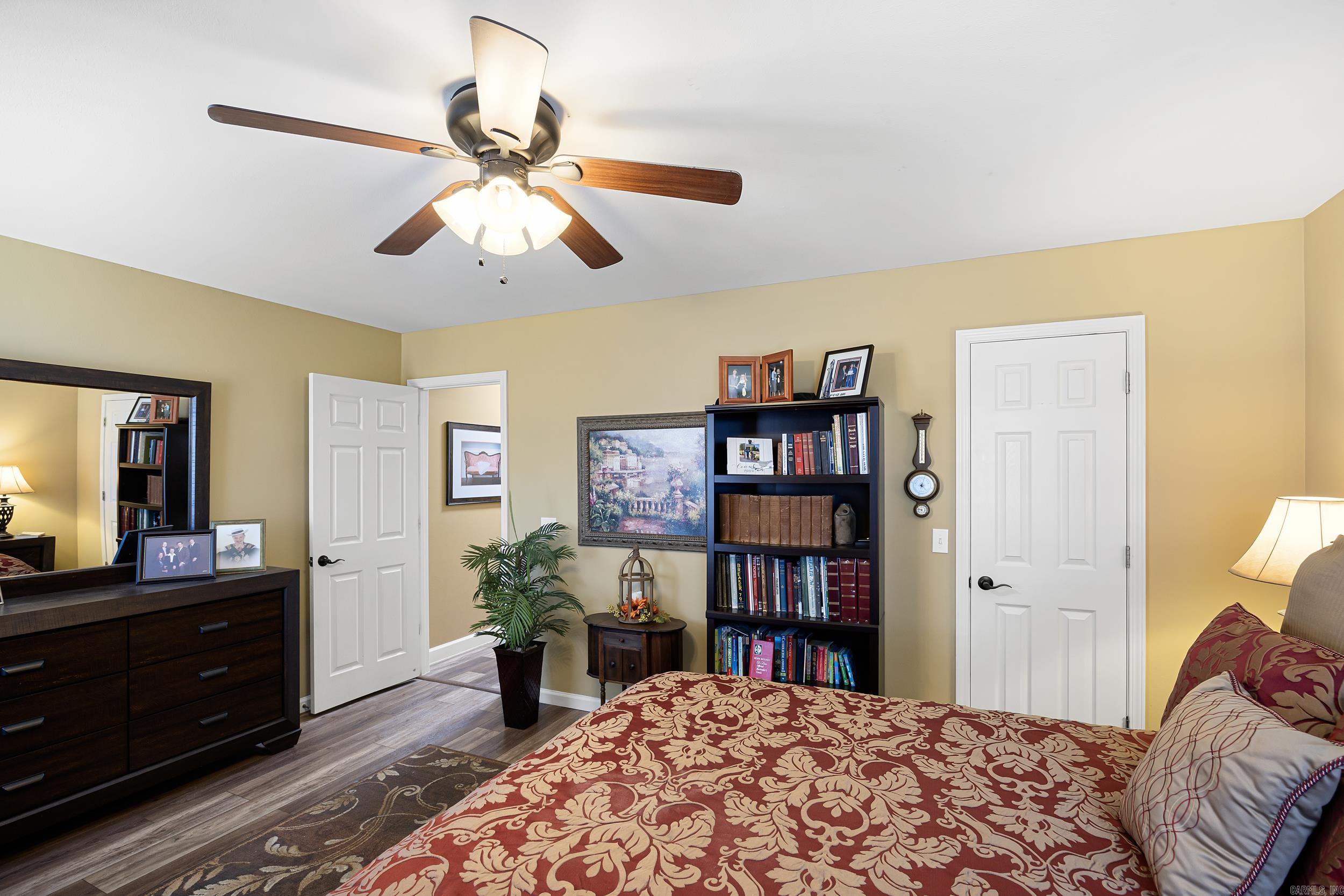 707 Castlegate Loop