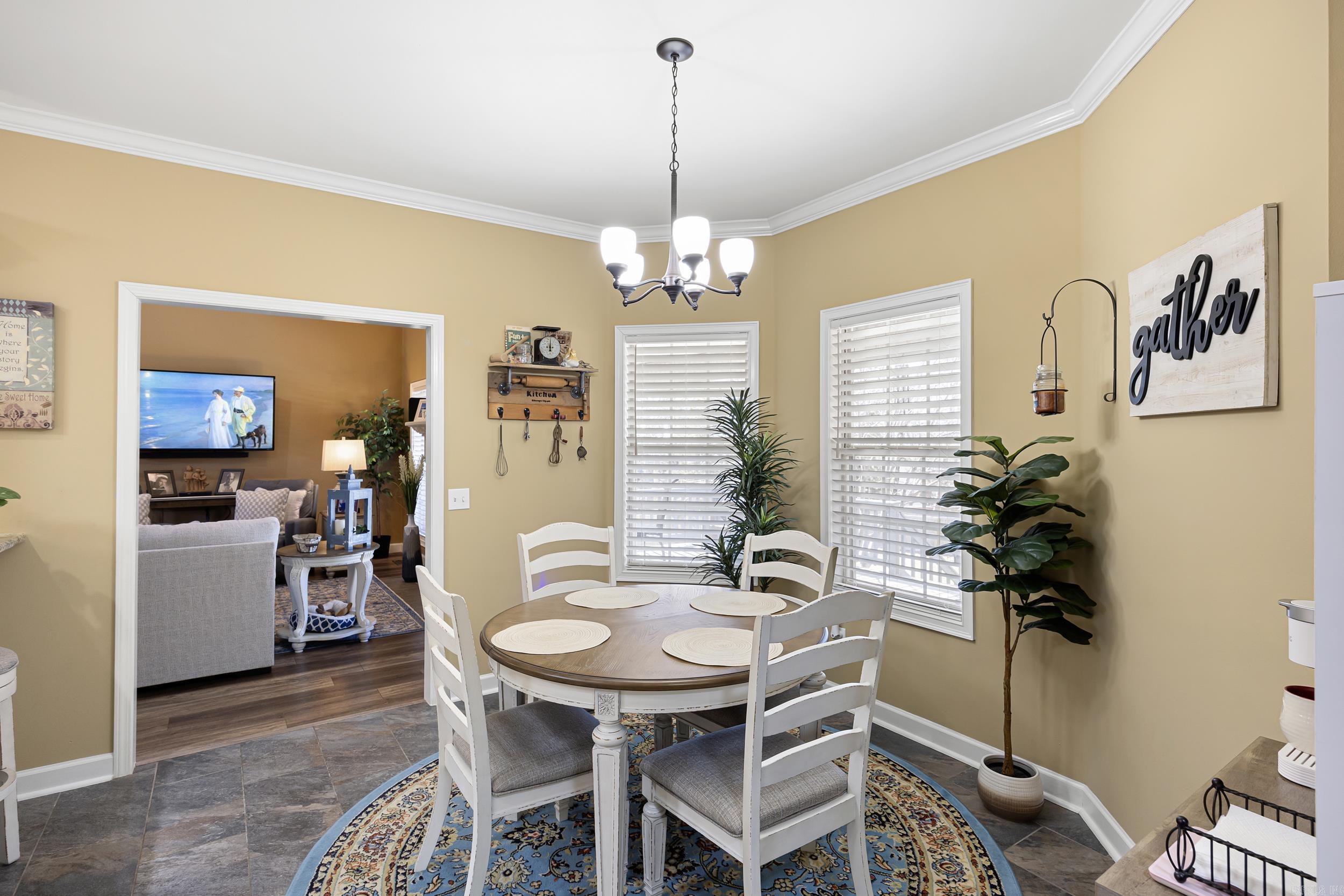 707 Castlegate Loop
