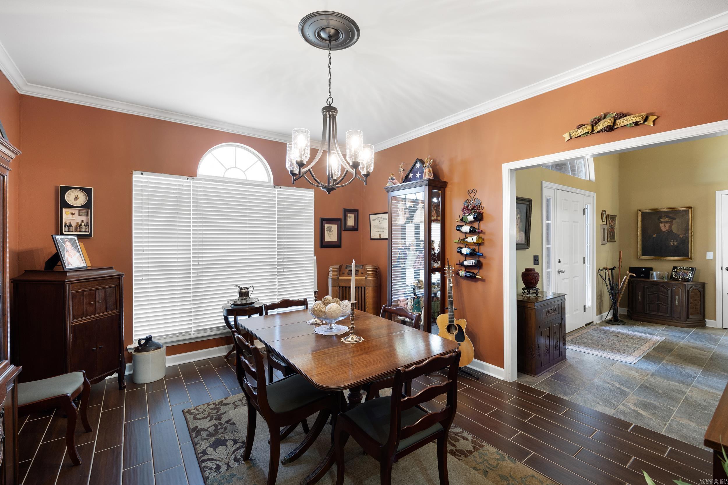 707 Castlegate Loop