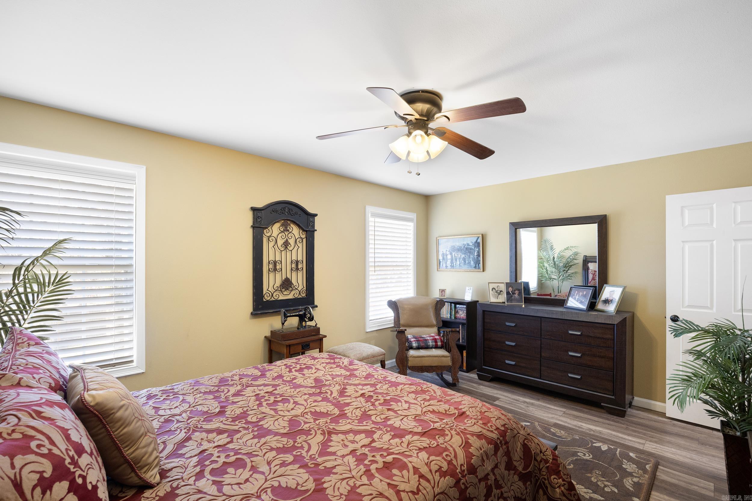 707 Castlegate Loop