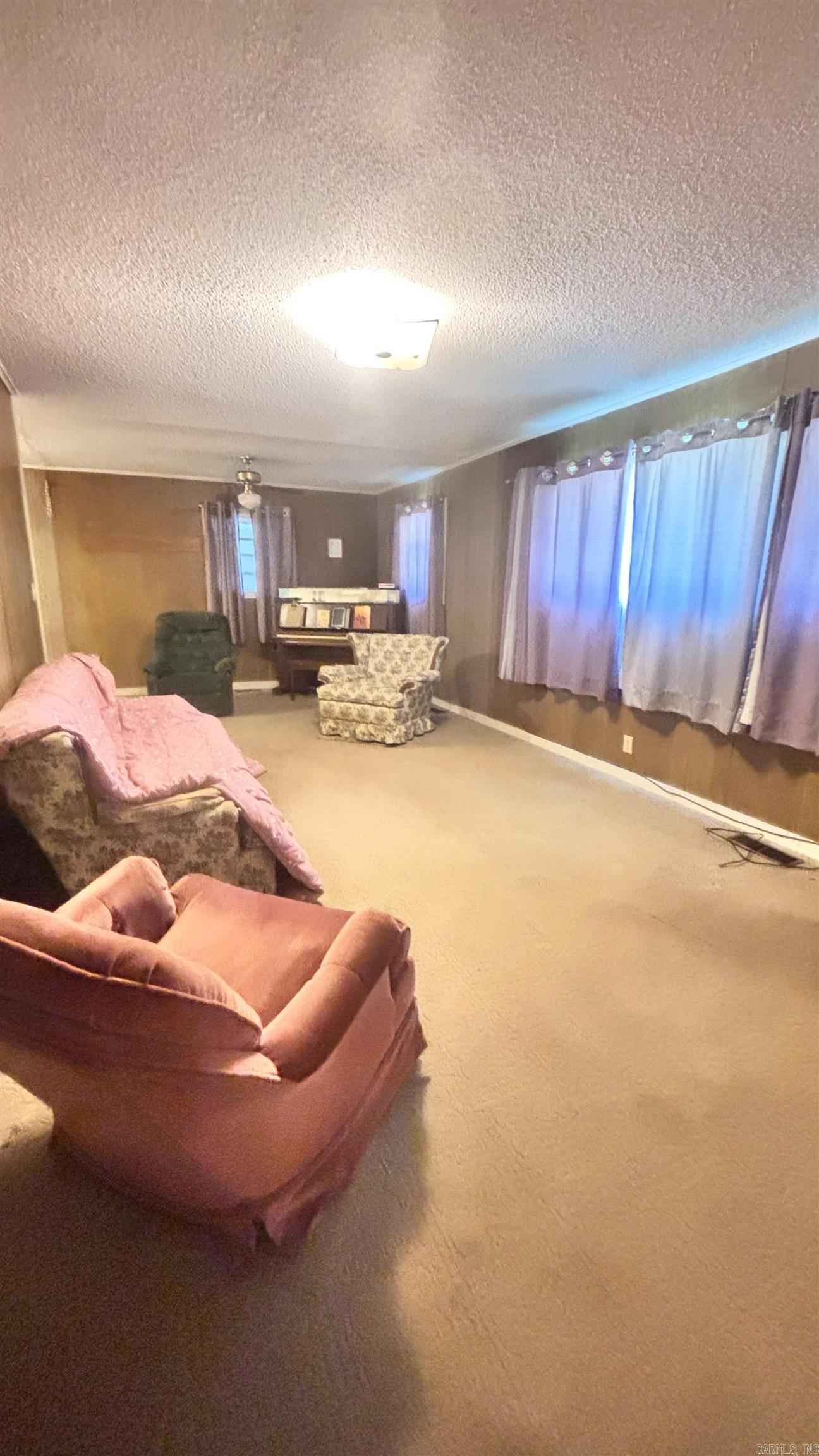 1219 Highway 270 E