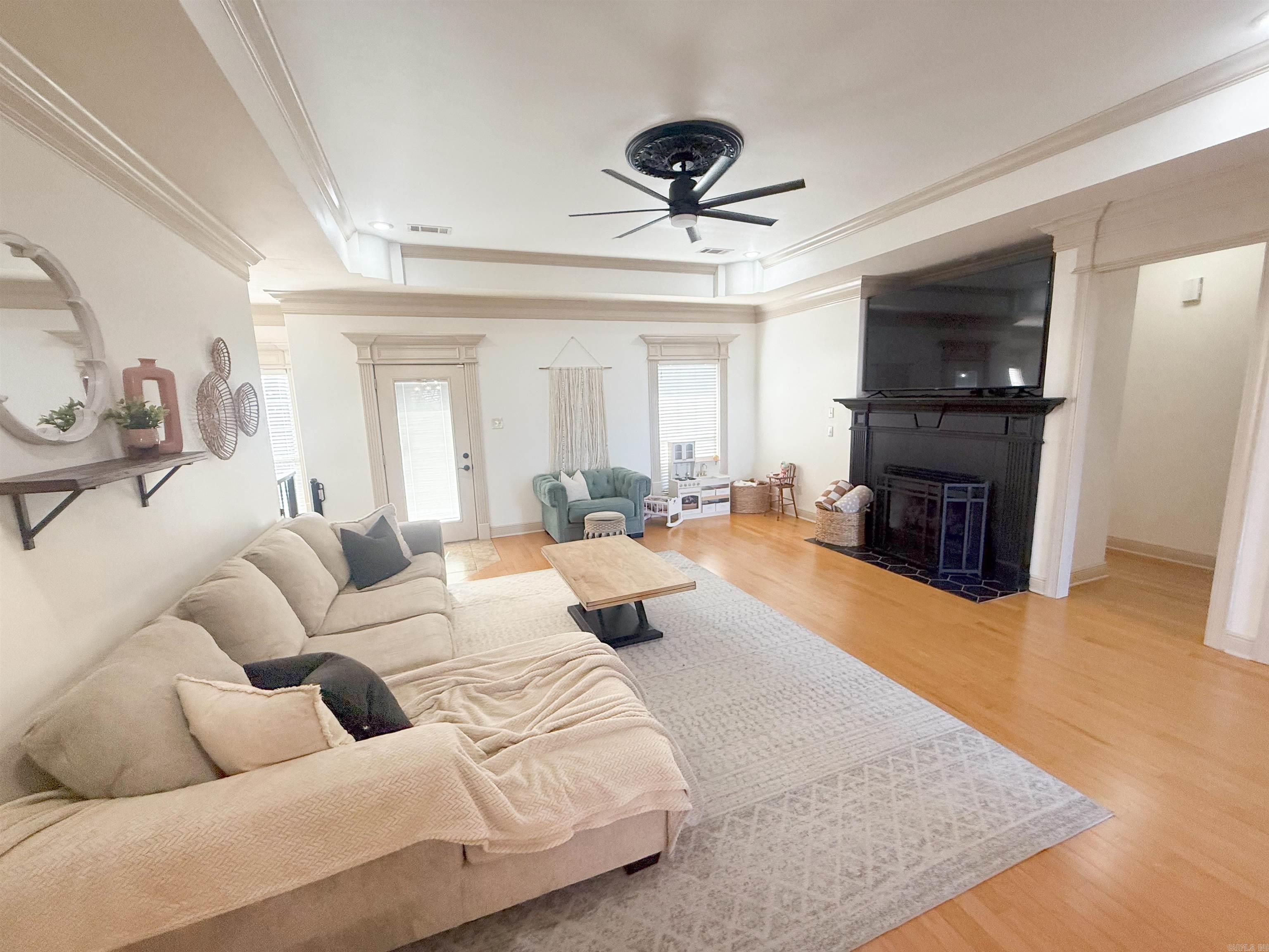 305 Greystone Boulevard