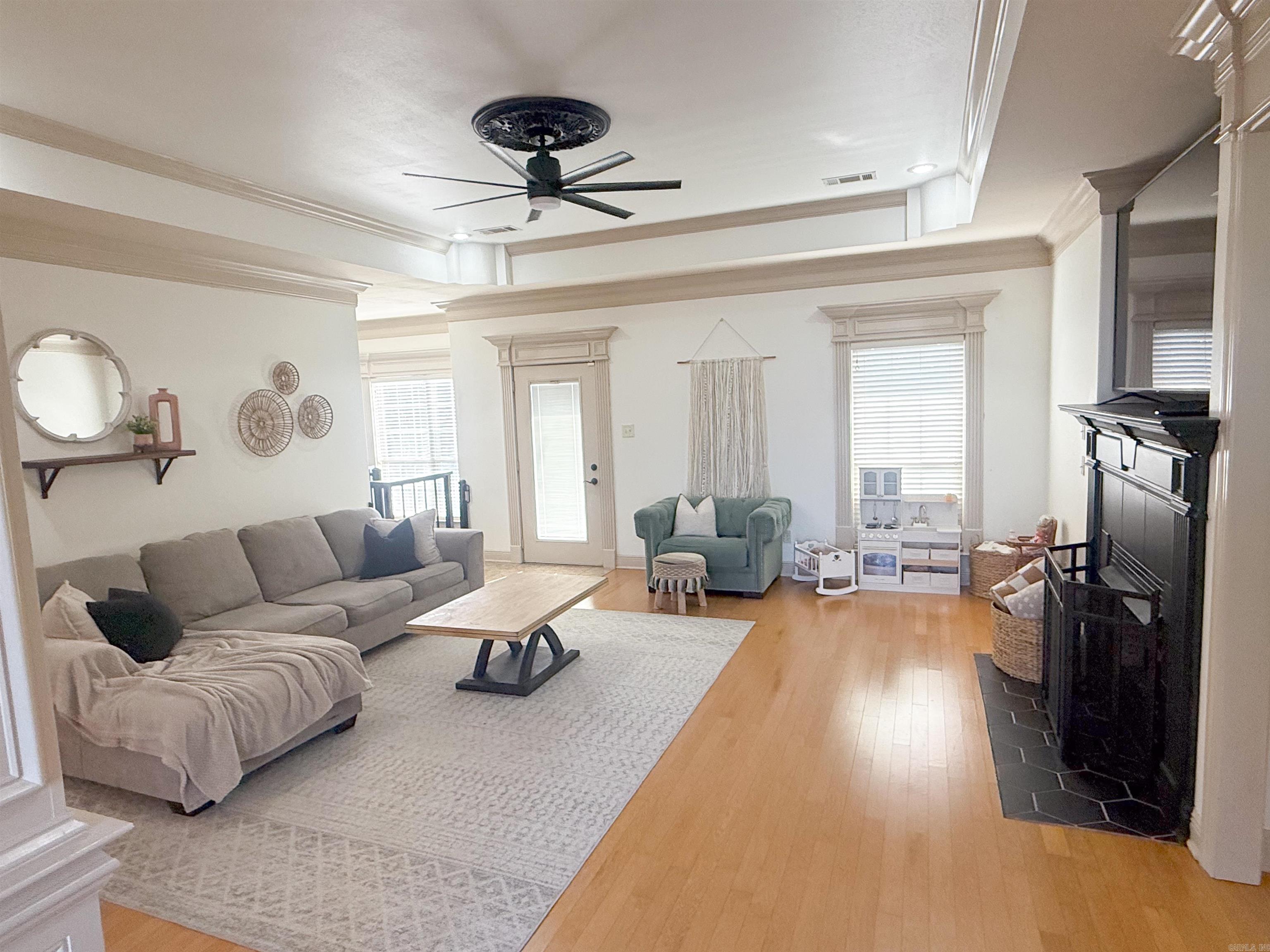 305 Greystone Boulevard
