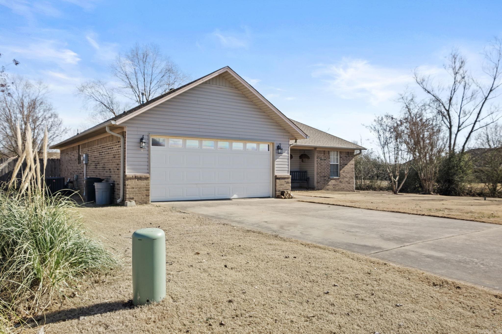 11 Hummingbird Drive