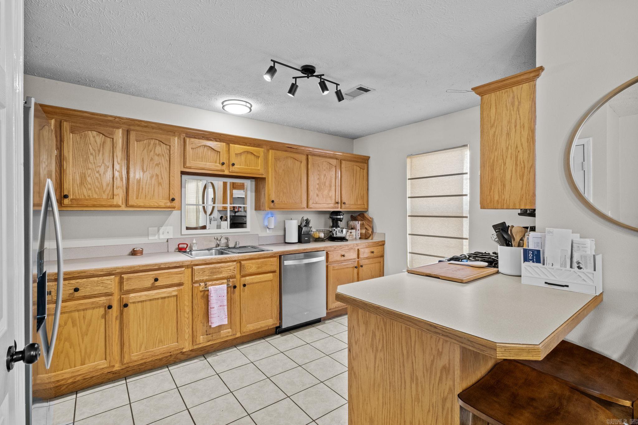 11 Hummingbird Drive