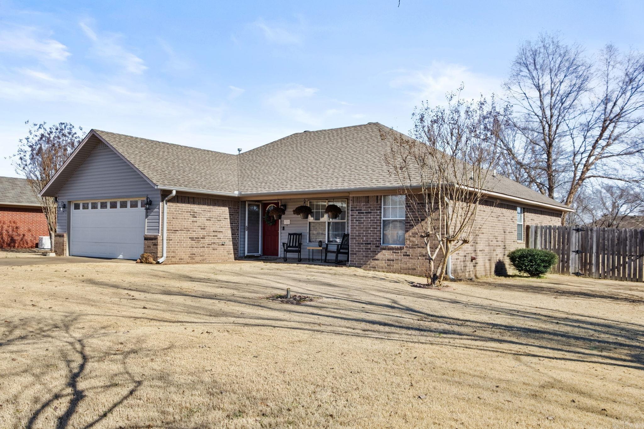 11 Hummingbird Drive