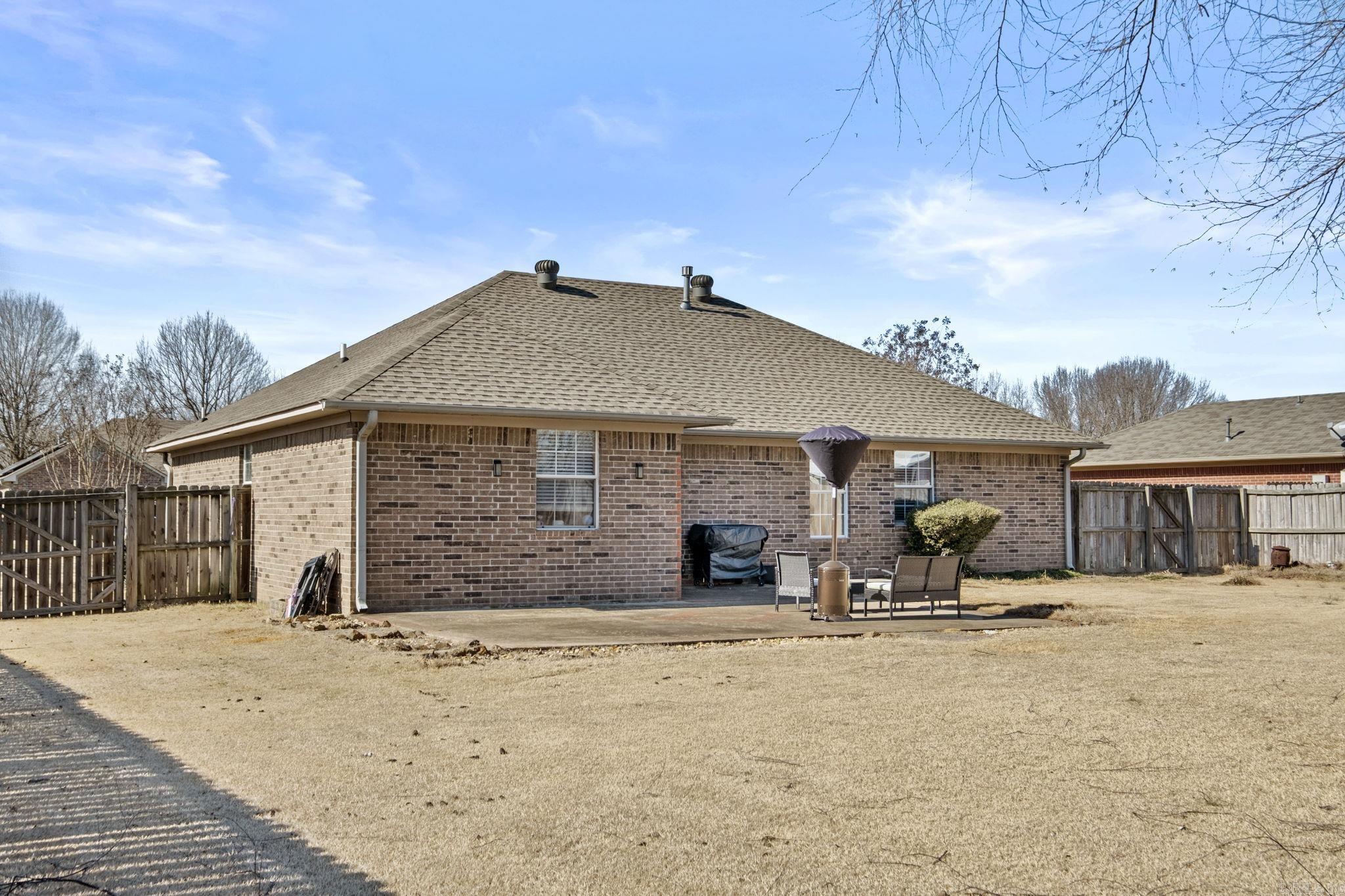 11 Hummingbird Drive
