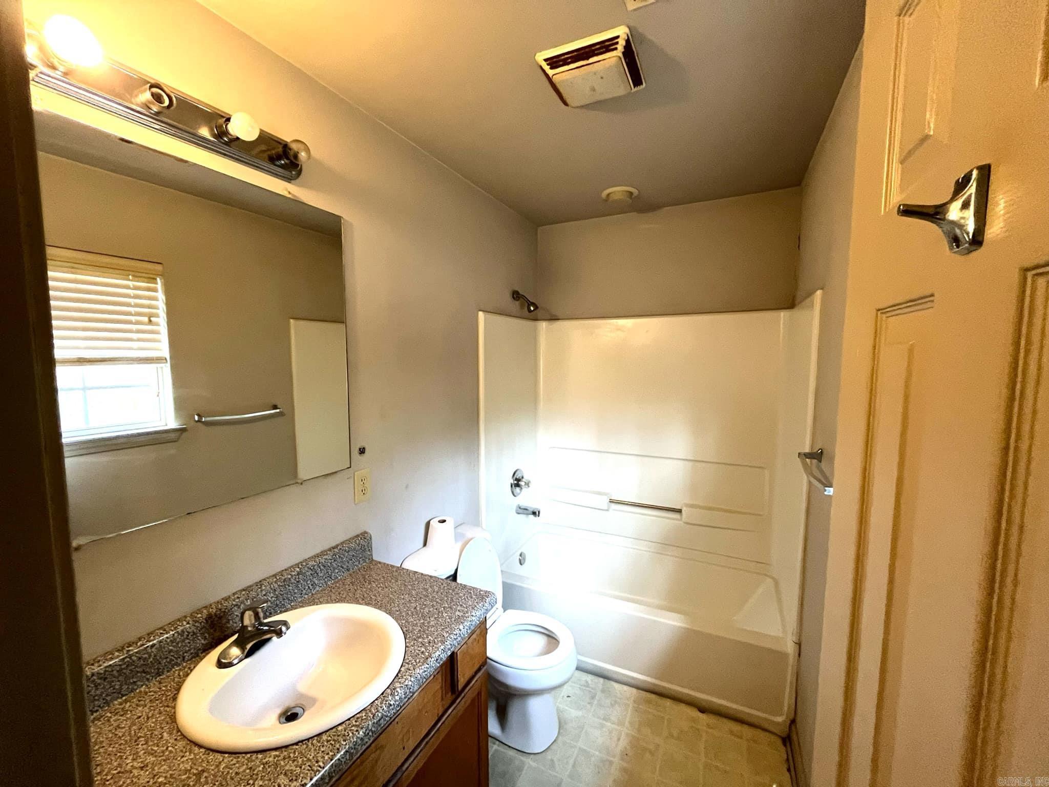 3001 Stephanie Dr